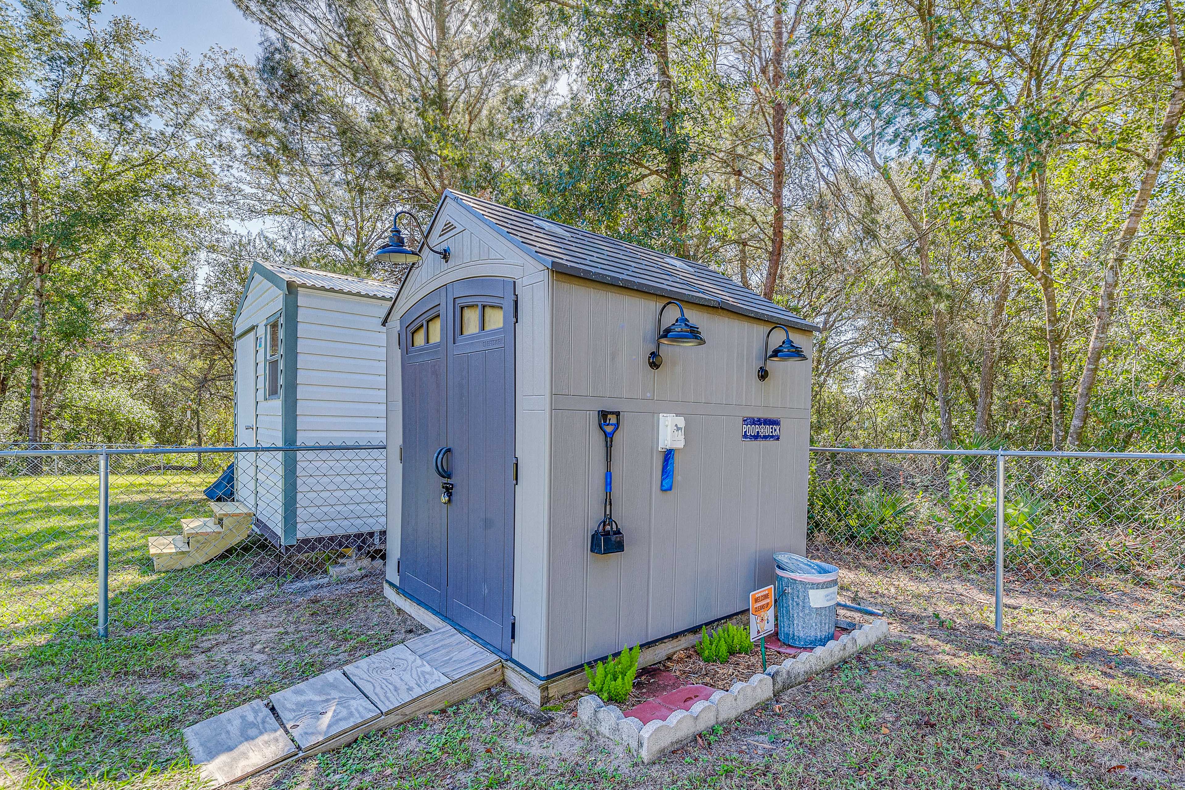 Citrus Springs Retreat w/ Grill & Screened Porch!