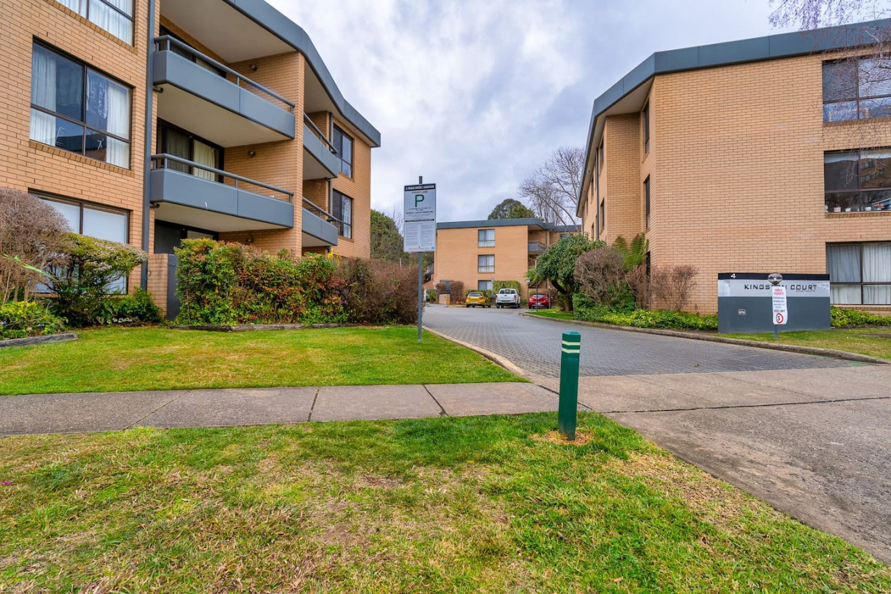 Property Image 1 - Apt in Kingston - 10min to Lake Burley Griffin