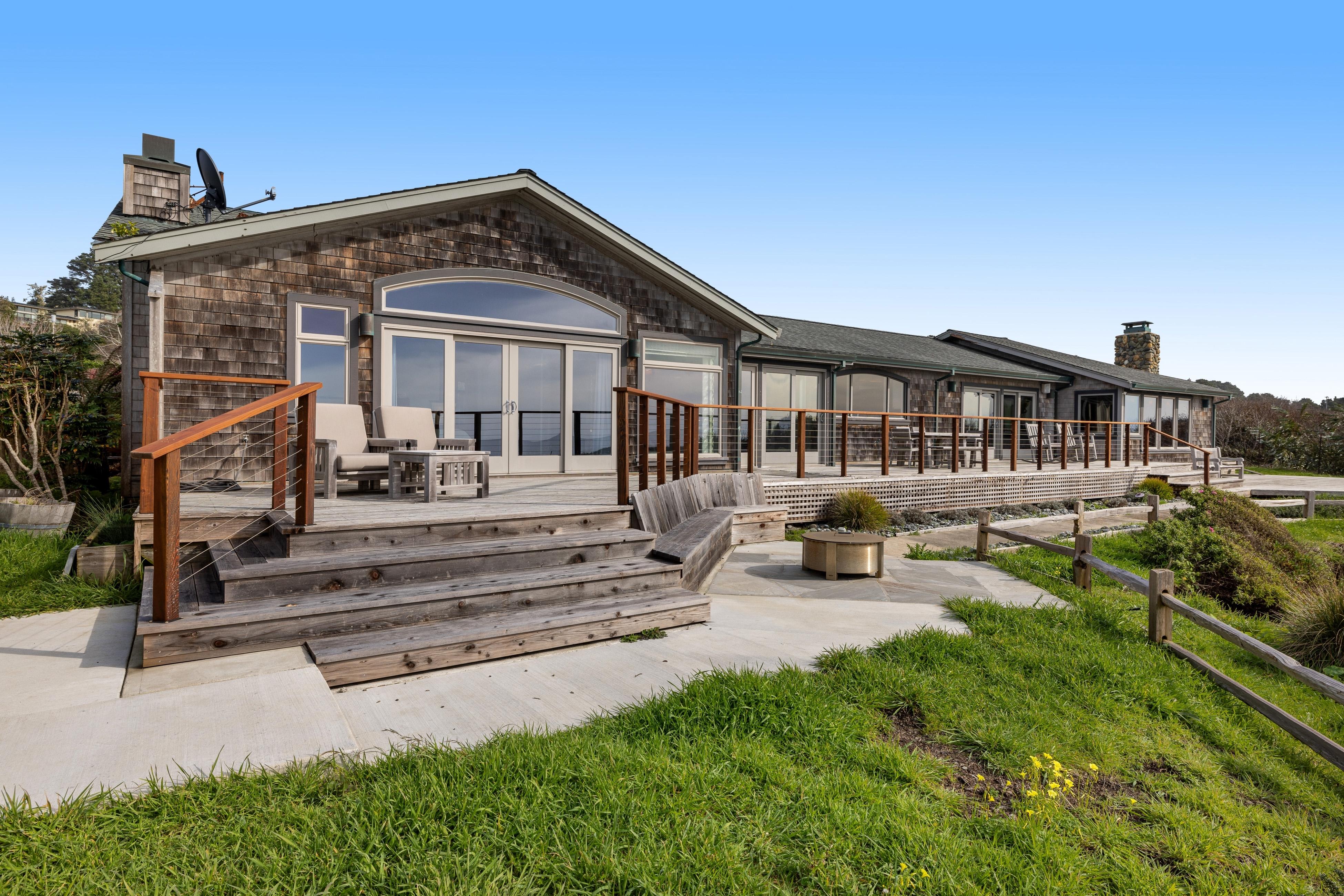 Perched on the Bluff - Main Home - Home Rental in Mendocino