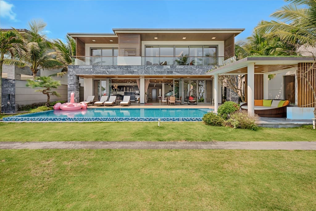 Property Image 2 - OV_K3 · Beachfront Luxury 08-BDR Pool Villa | Resort Access ⭐⭐⭐⭐⭐