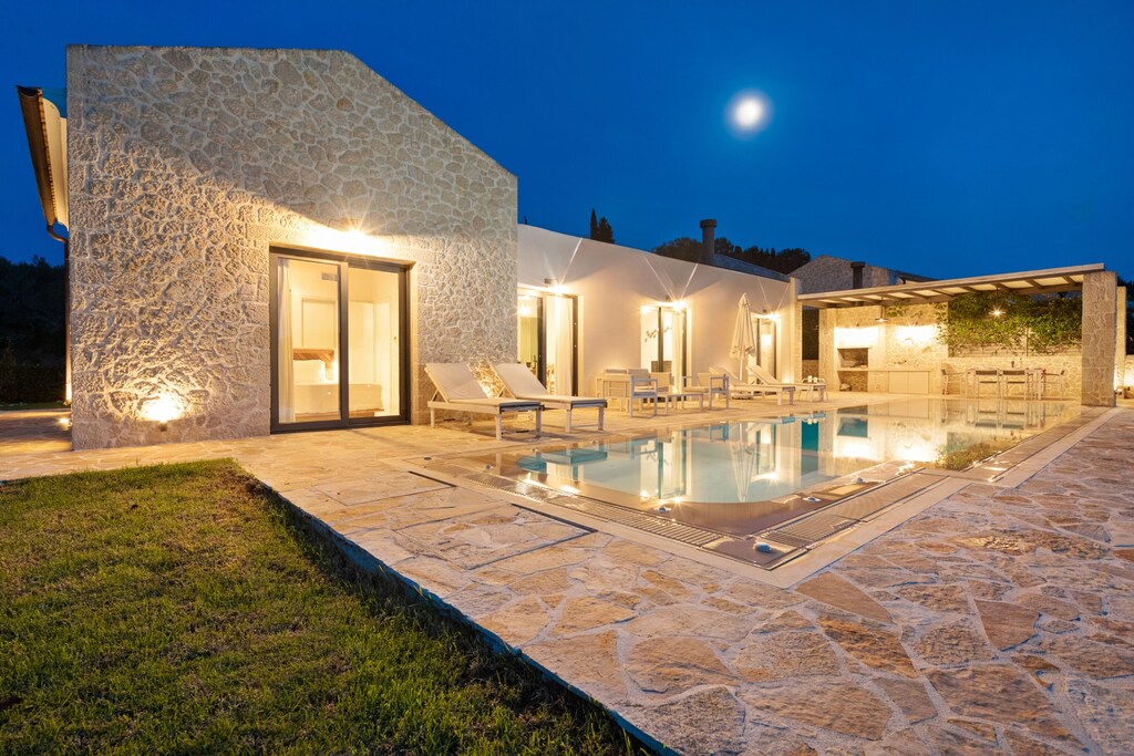 Evening chill-out by the pool