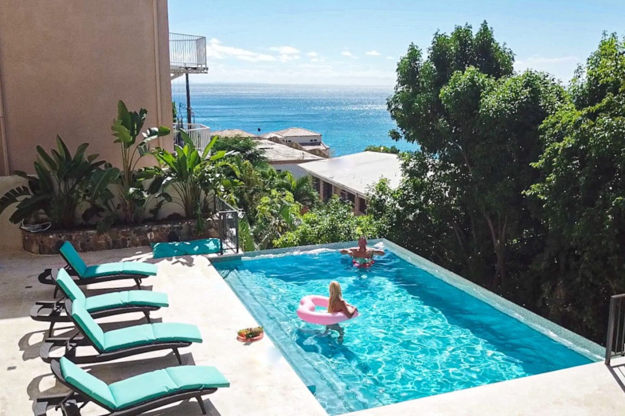 Allamanda 2 Seagrape Vista