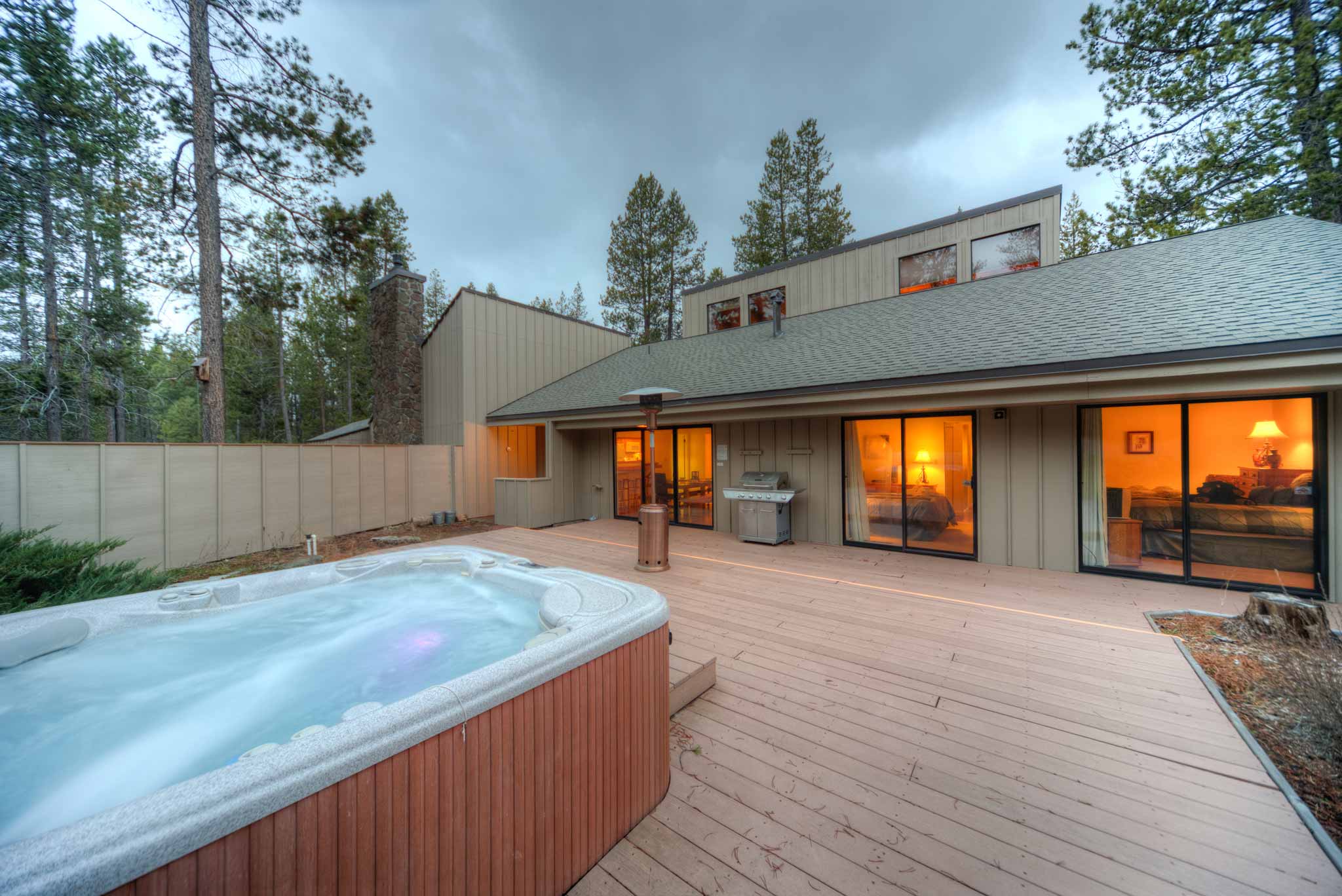 Back Deck/Hot Tub