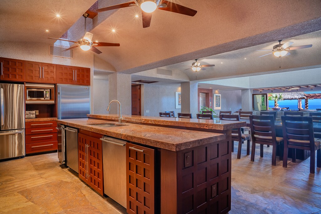 Fully equipped kitchen