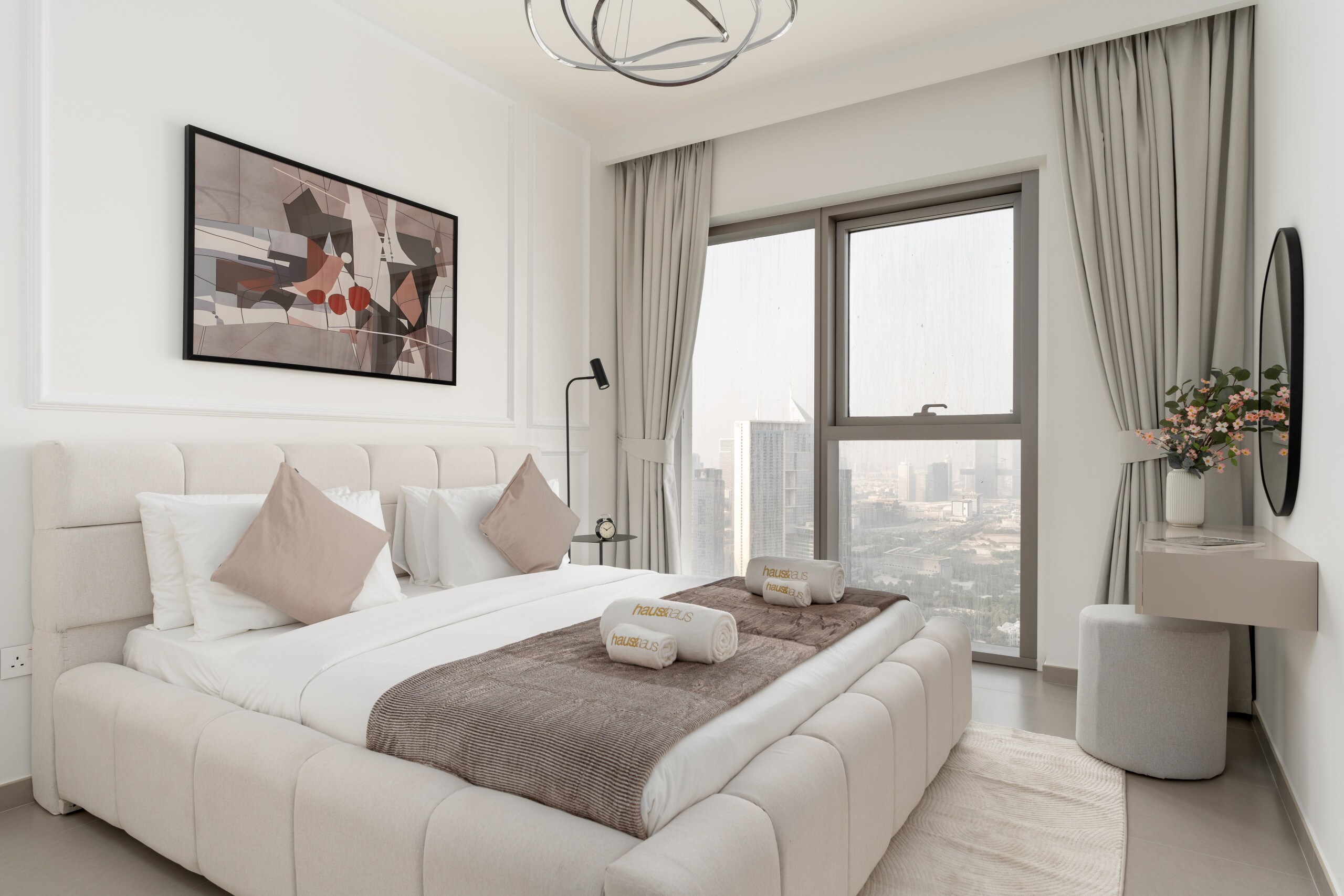 Property Image 2 - Elegantly Furnished Apartment in Downtown Dubai