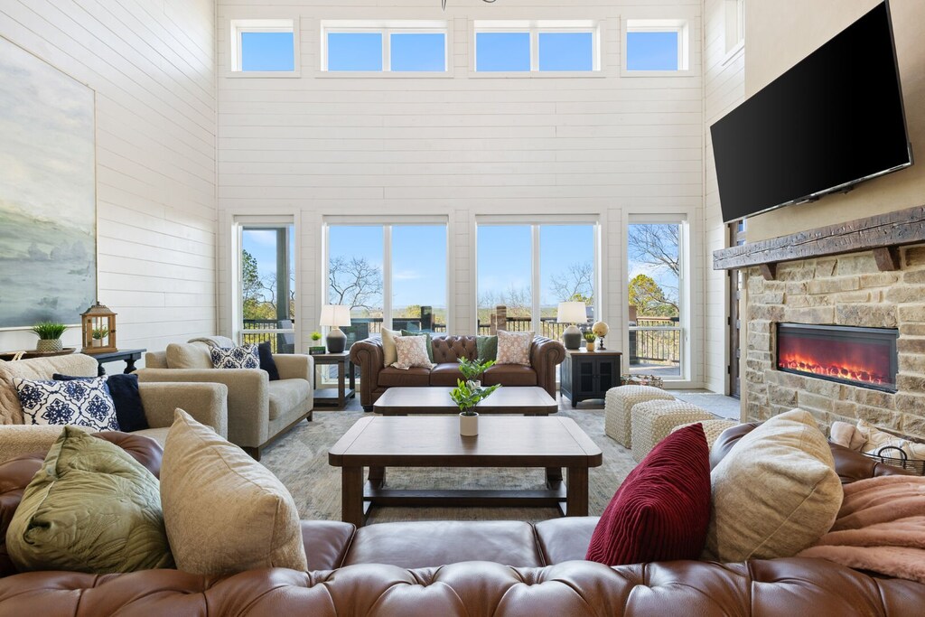 Plenty of chairs and seating