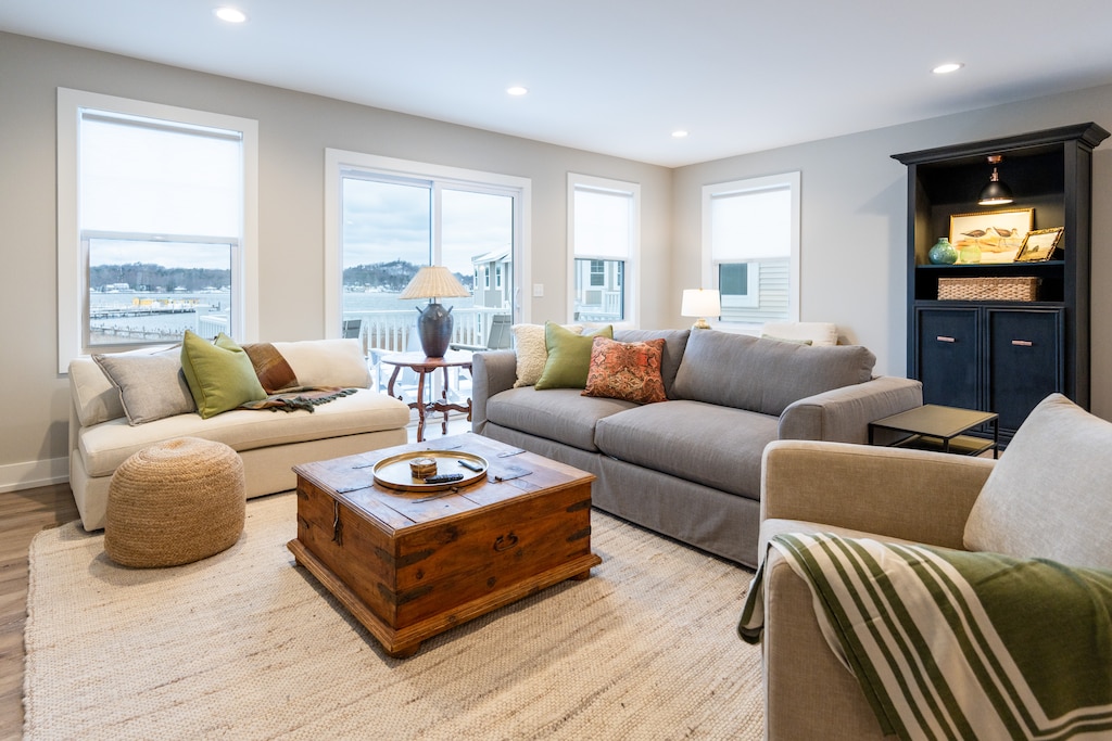 Welcome To Swingbridge 105!