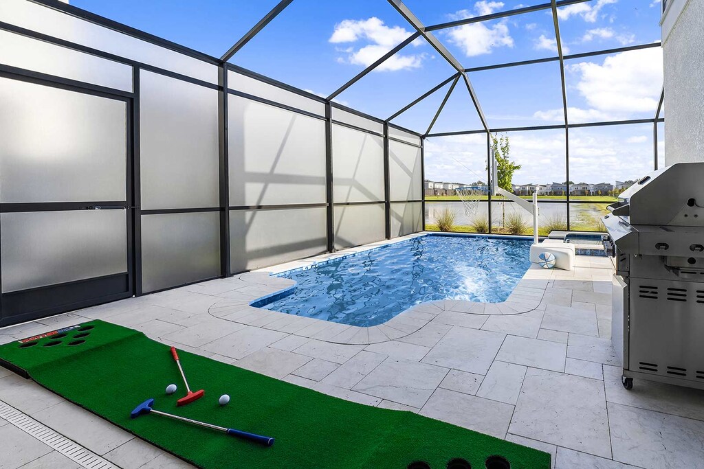 Private Pool & Patio