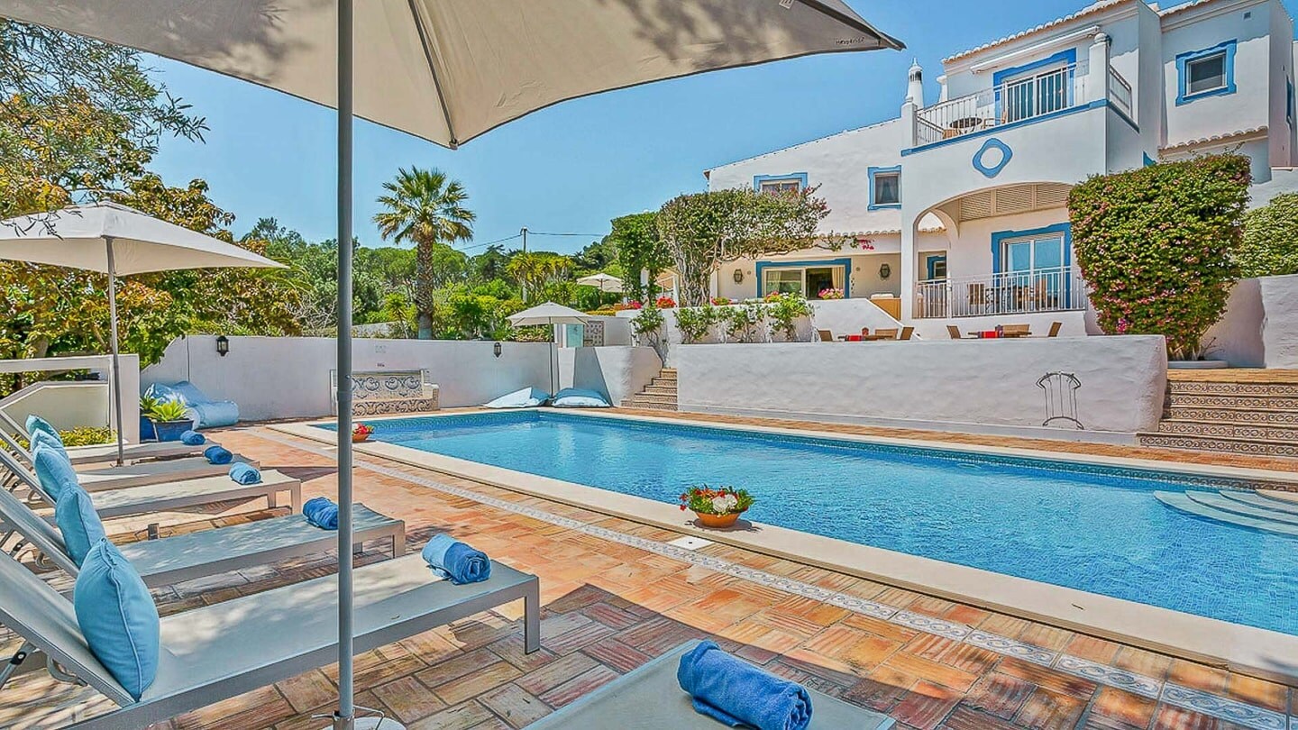 Property Image 2 - Luxurious & Charming West Algarve Villa with Pool