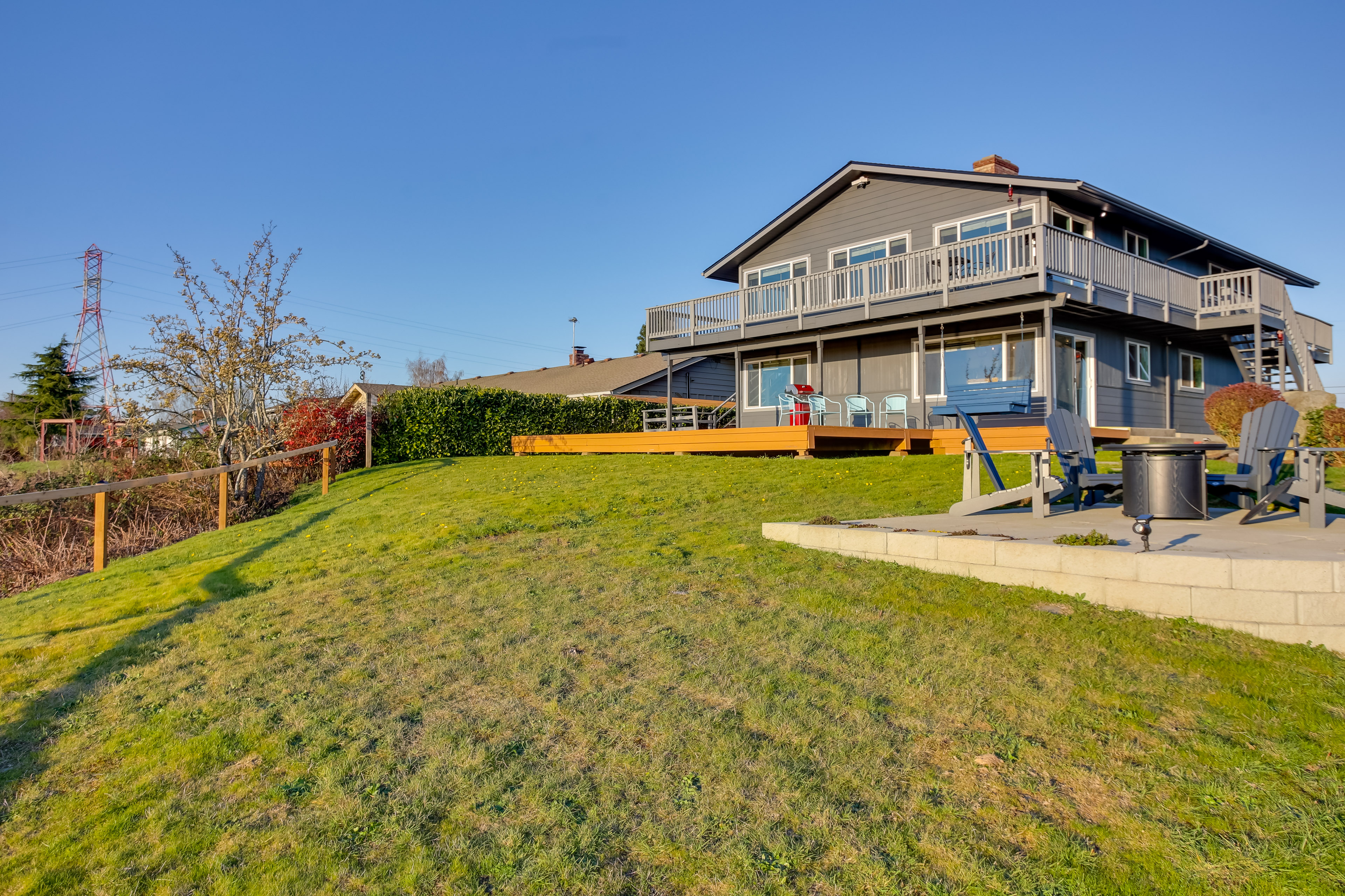 Property Image 2 - Charming Tacoma Apartment w/ Deck & Skyline Views!