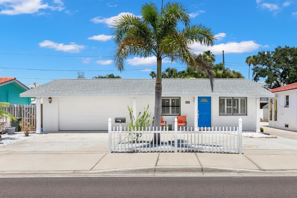 Front of Redington Retreat with Private Parking