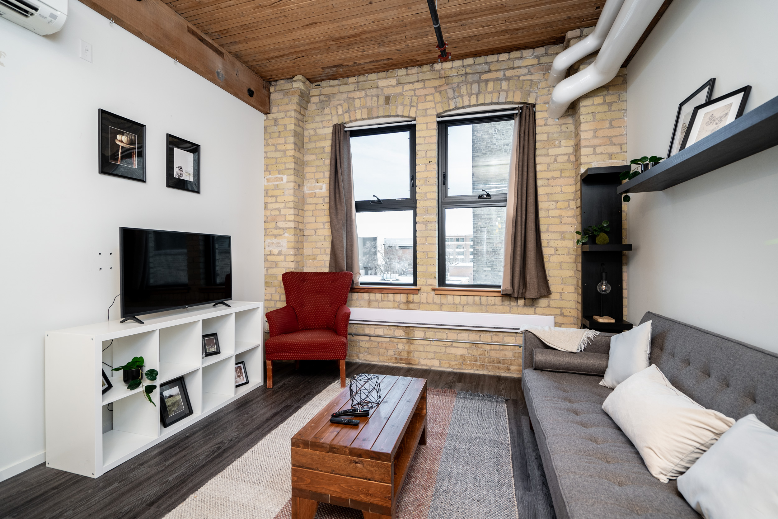 Property Image 1 - Exchange District | Stylish 2BR | Market AveLoft