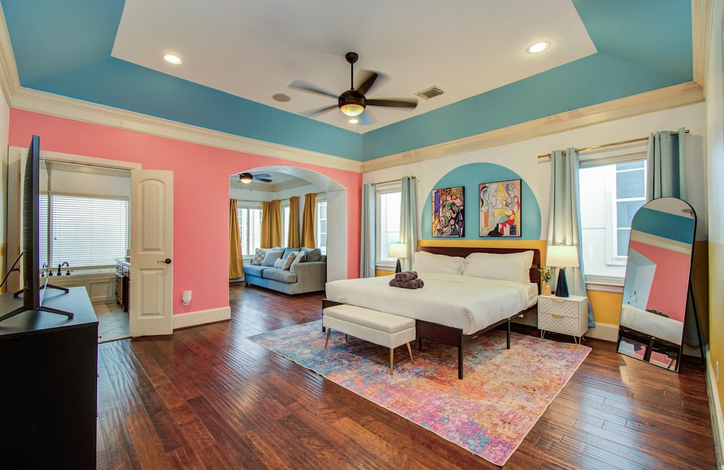 This bedroom is an oasis of its own! With an ensuite bathroom, a flat-screen TV, and an office, you could practically live in here!