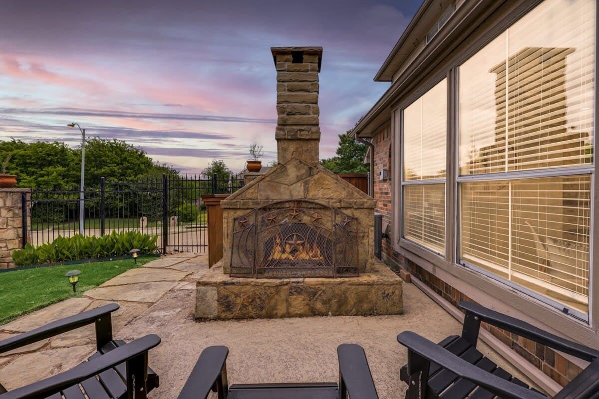 With this outdoor fireplace, you and your friends can stay nice and cozy as you chat your way late into the evening!