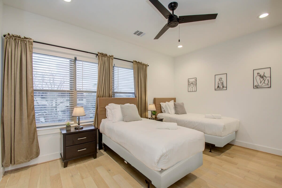 Don’t enjoy sharing a bed with someone? With two twin beds in this bedroom, you can catch some shut-eye without someone tossing and turning next to you.