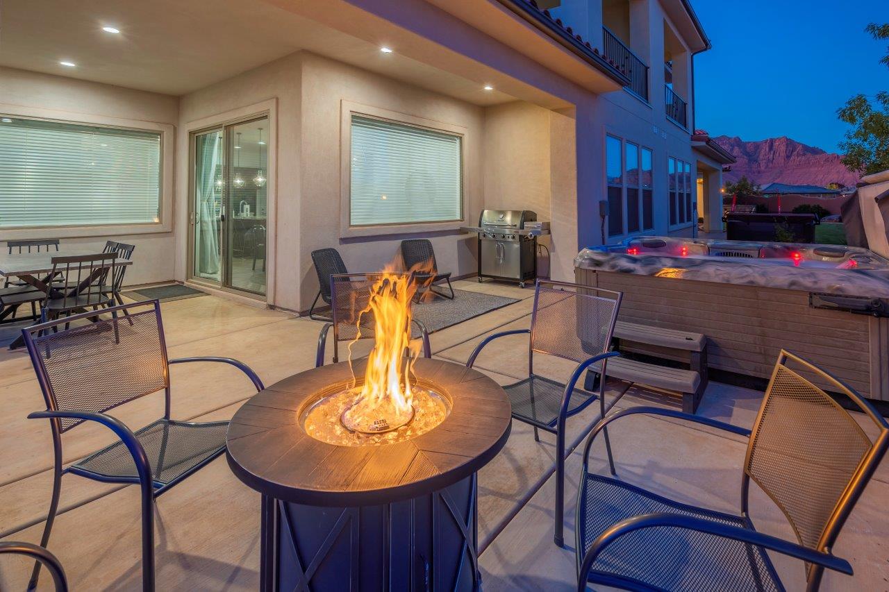 Spacious outdoor patio is the perfect place to spend the evenings!