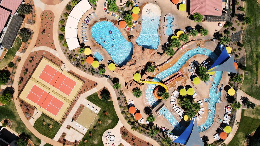 Access to resort amenities including a water slide, lazy river, pool, pickleball, and hot tubs!
