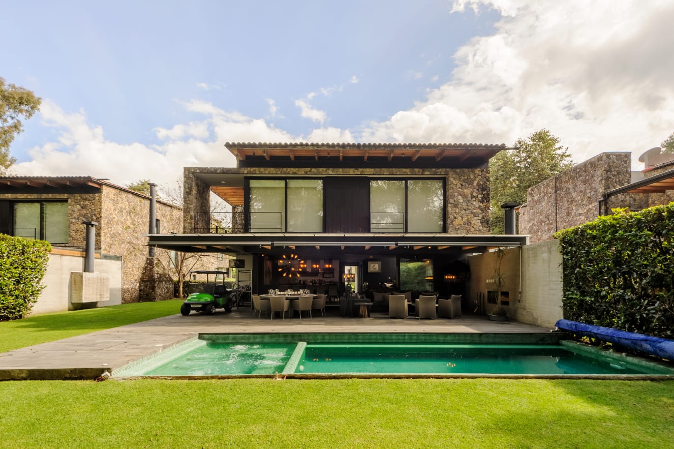 Vista de la casa desde el jardín.