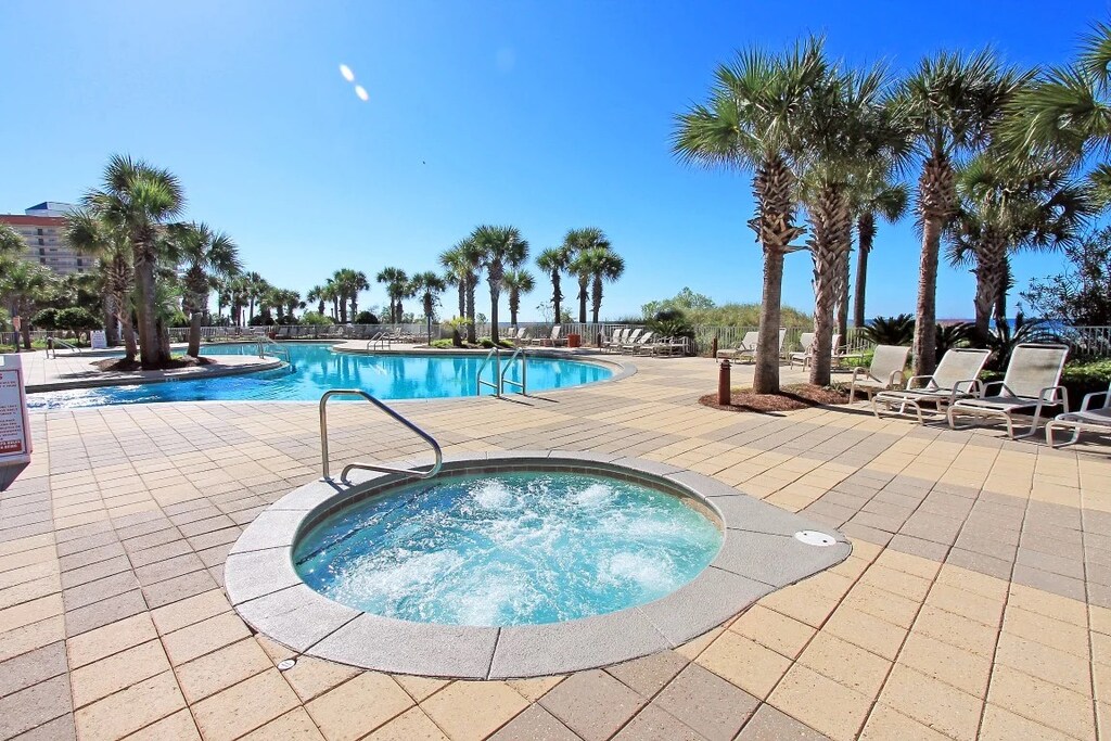 Sterling Beach  Hot Tub