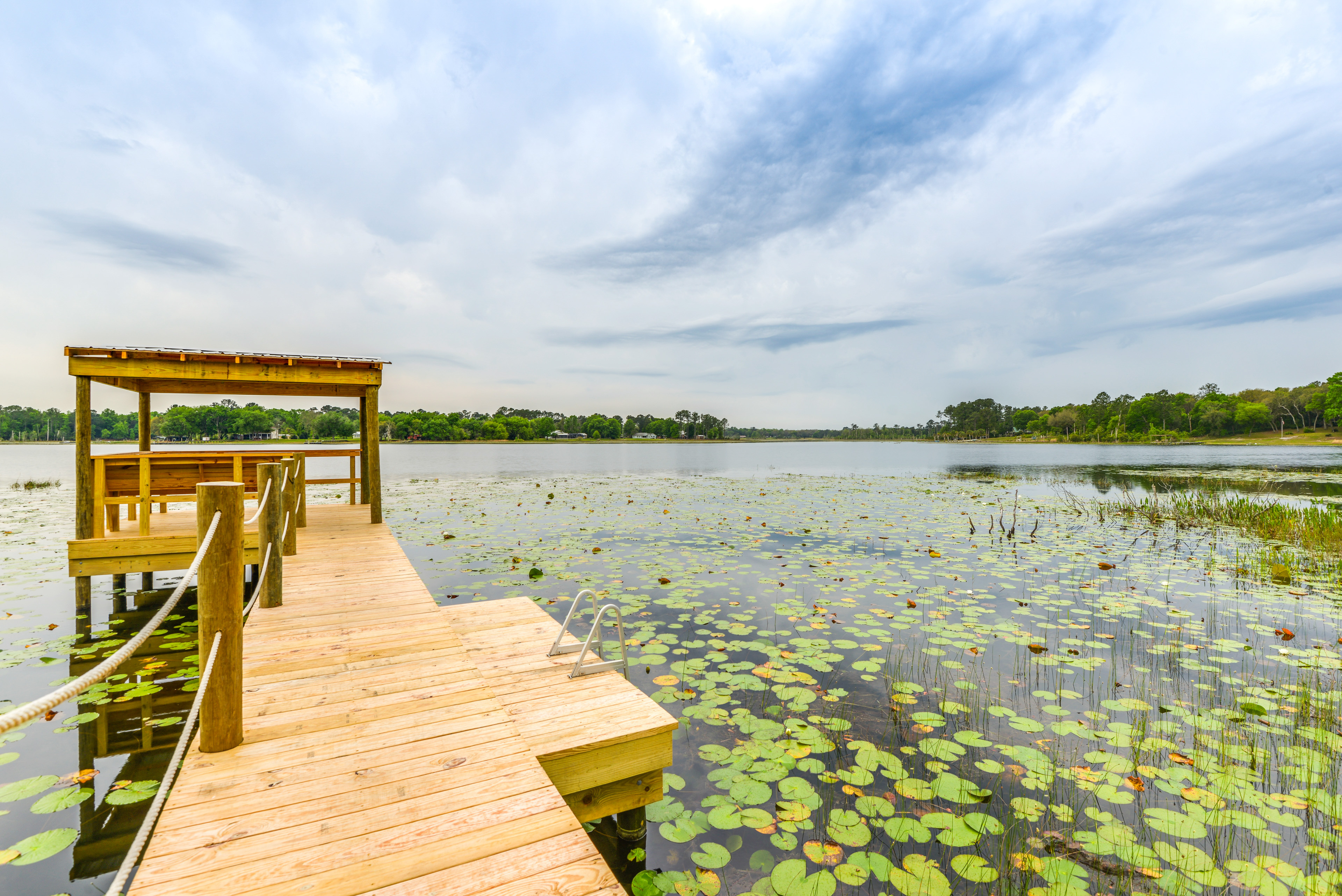 Property Image 2 - Lakefront Keystone Heights Cottage w/ Private Dock