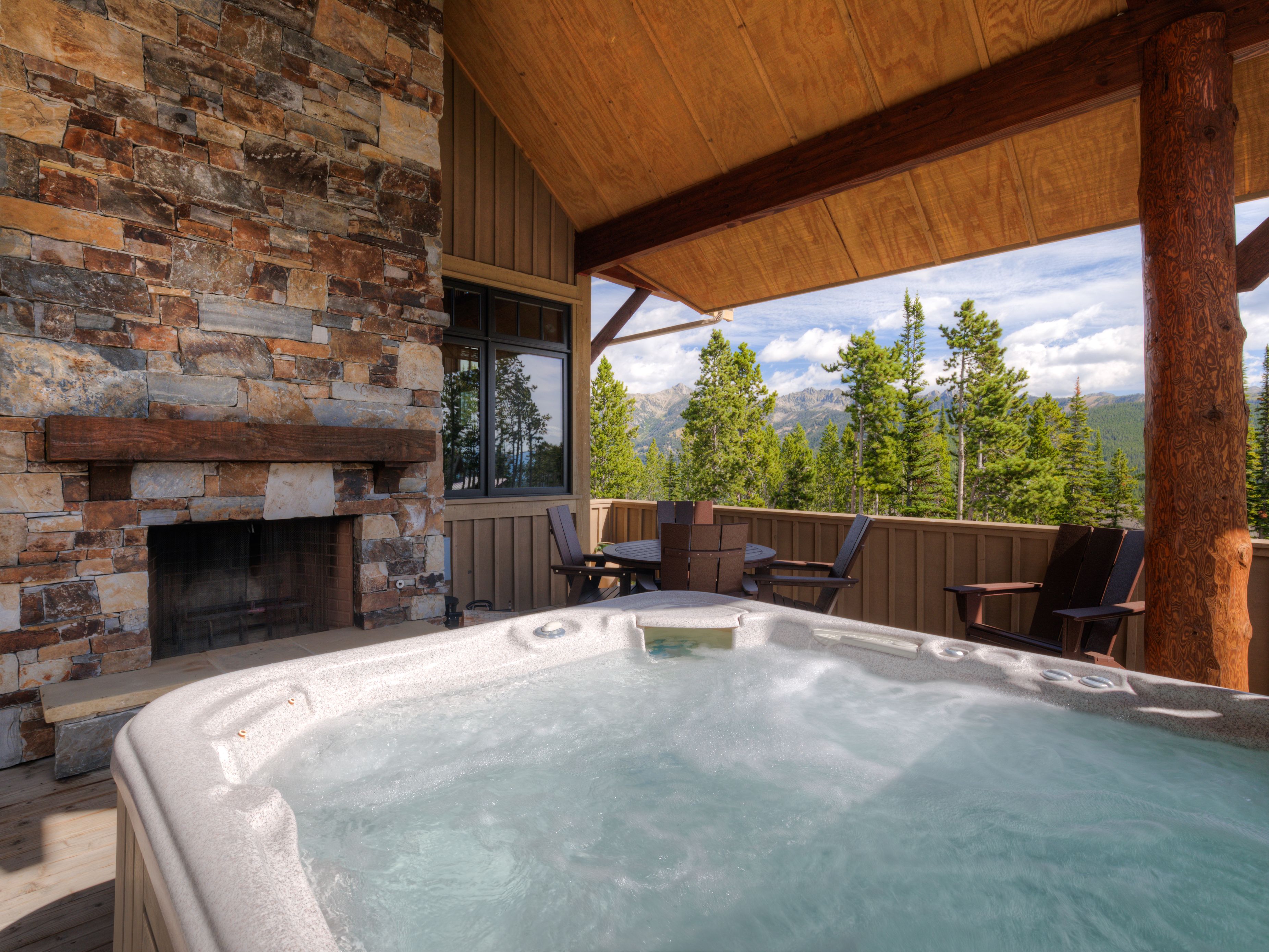 Cowboy Heaven Luxury Suite 3C, Hot Tub, 2