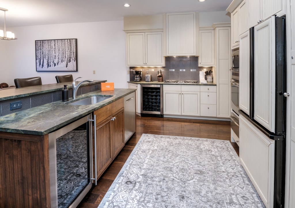 Gourmet Kitchen - Wine Coolers, Bar, and Fully Stocked