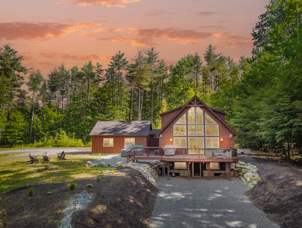 Property Image 1 - Bear Mountain House | Luxury | Hot Tub | Fireplace