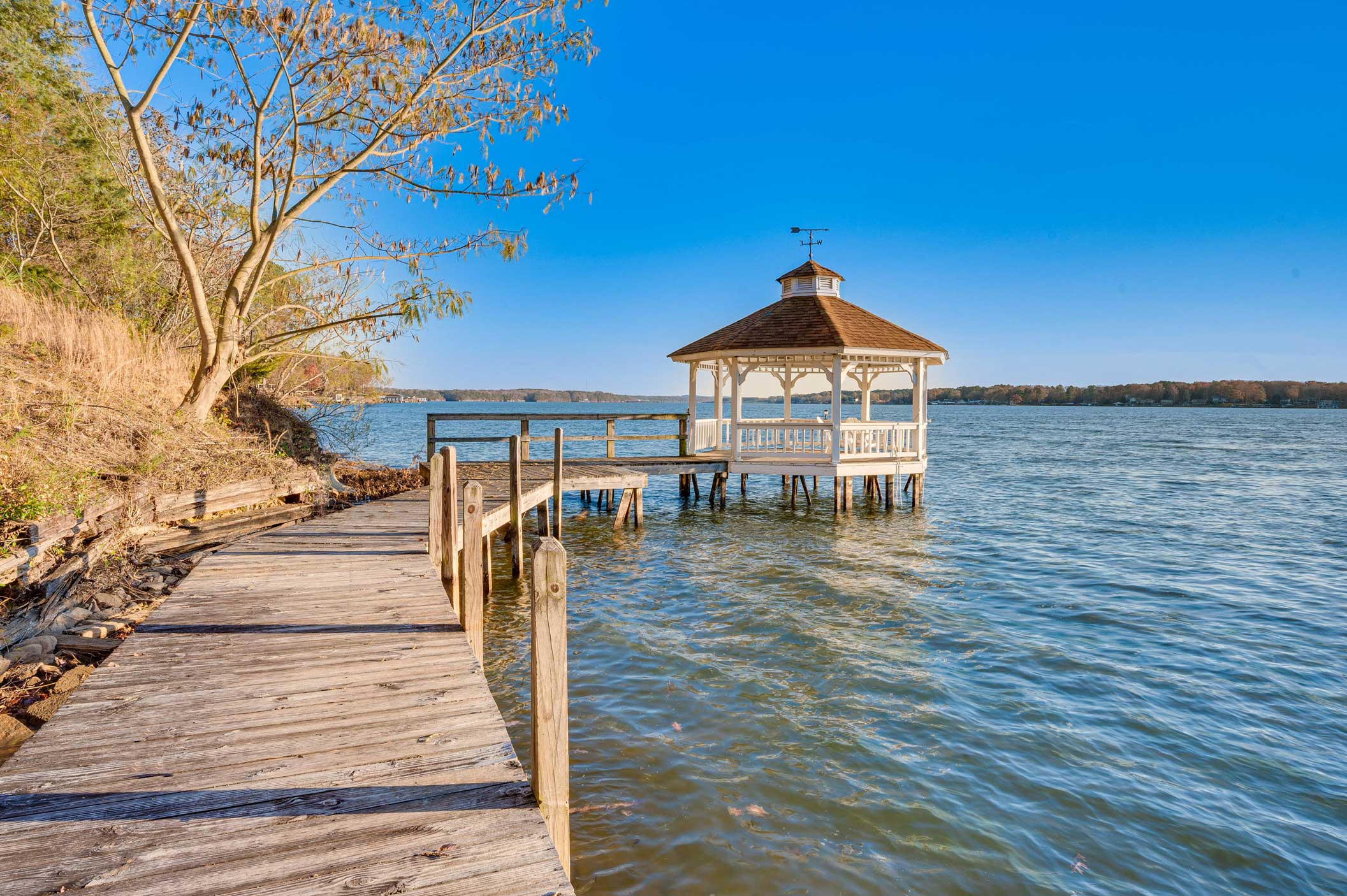 Property Image 2 - Lakefront Mt Gilead Home w/ Large Dock & Decks!