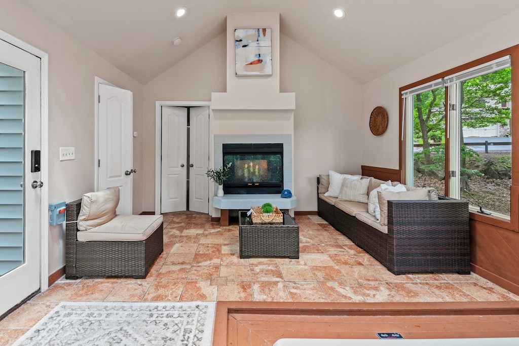 Cozy vibes and luxurious comfort in the sunroom