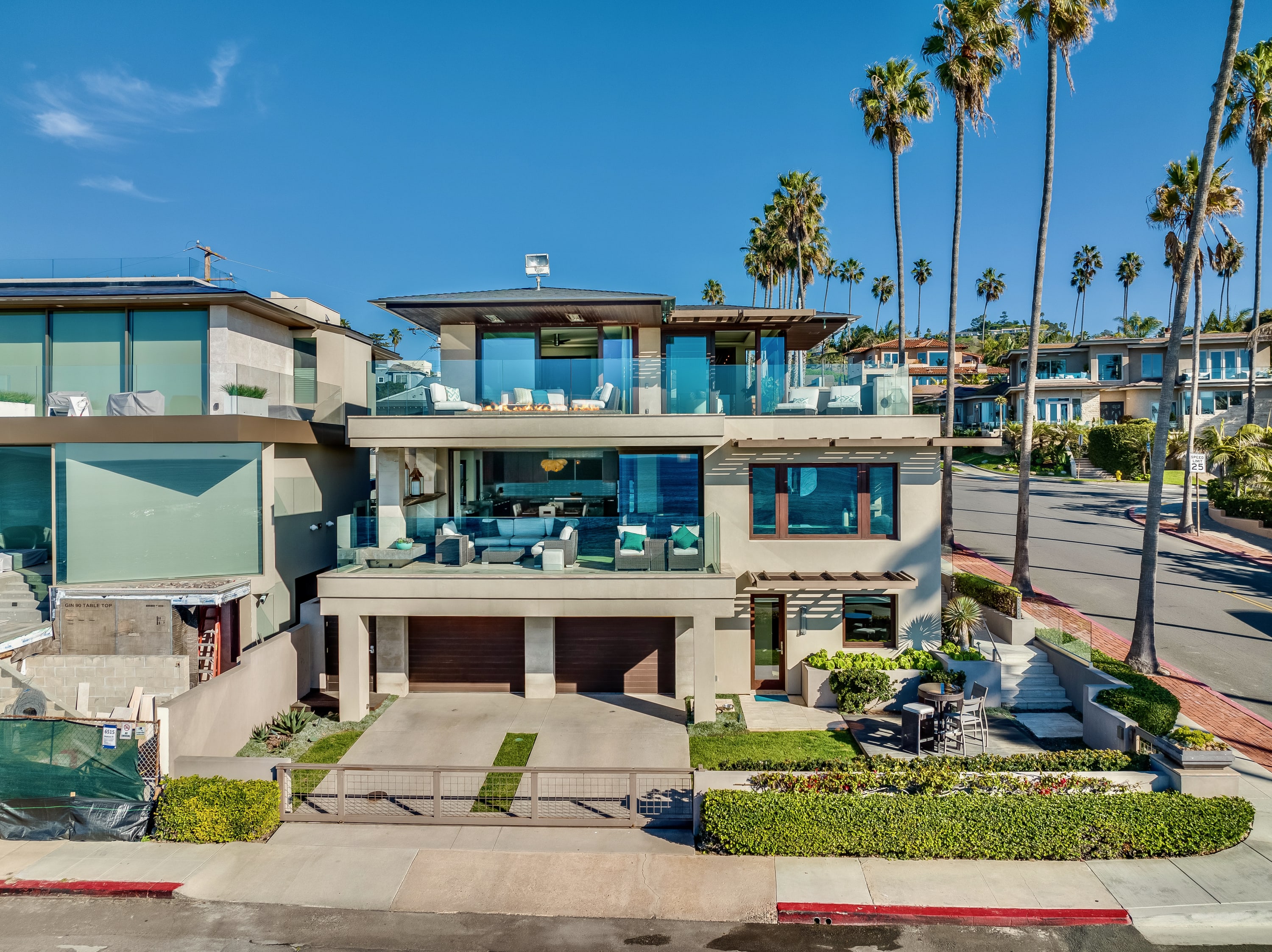 Property Image 2 - Luxury Beachfront Home with Hot Tub and Ocean View