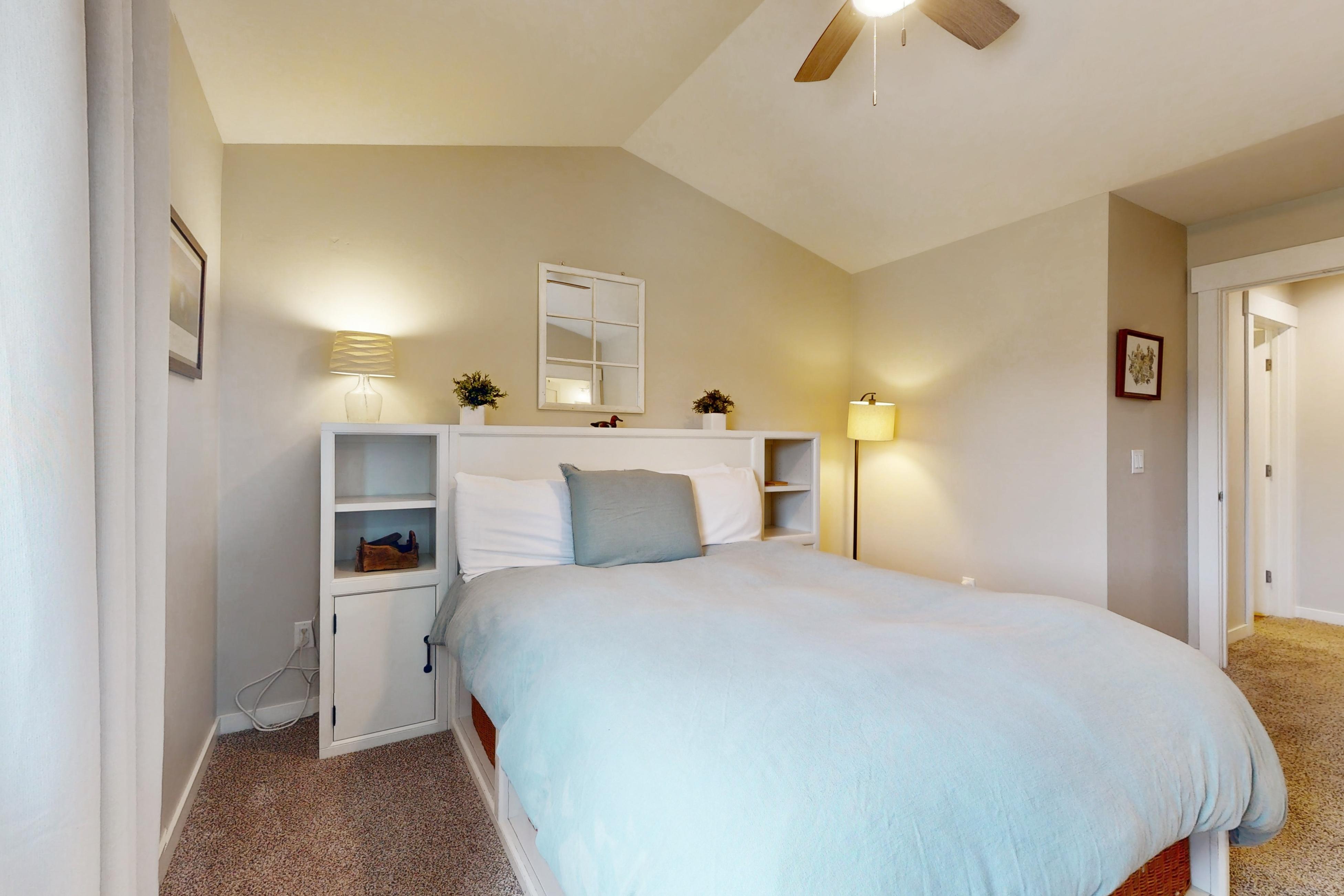 Modern Gem in Gypsum Modern Gem in Gypsum