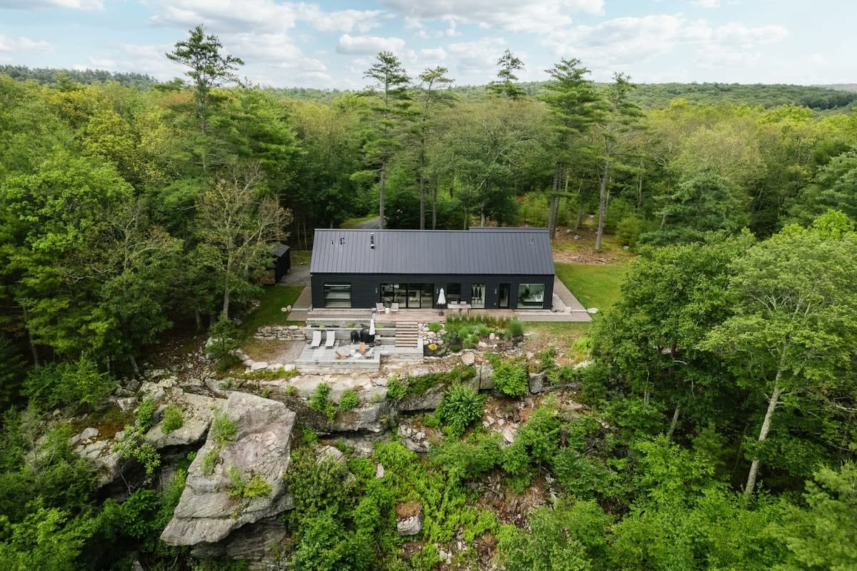 Property Image 1 - Hemlock Cliffhouse: Secluded with Stunning Views