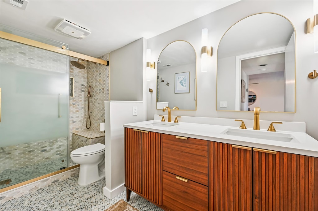 Beautifully Renovated Bathroom with Walk-in Shower at 1723 Bluff Villa