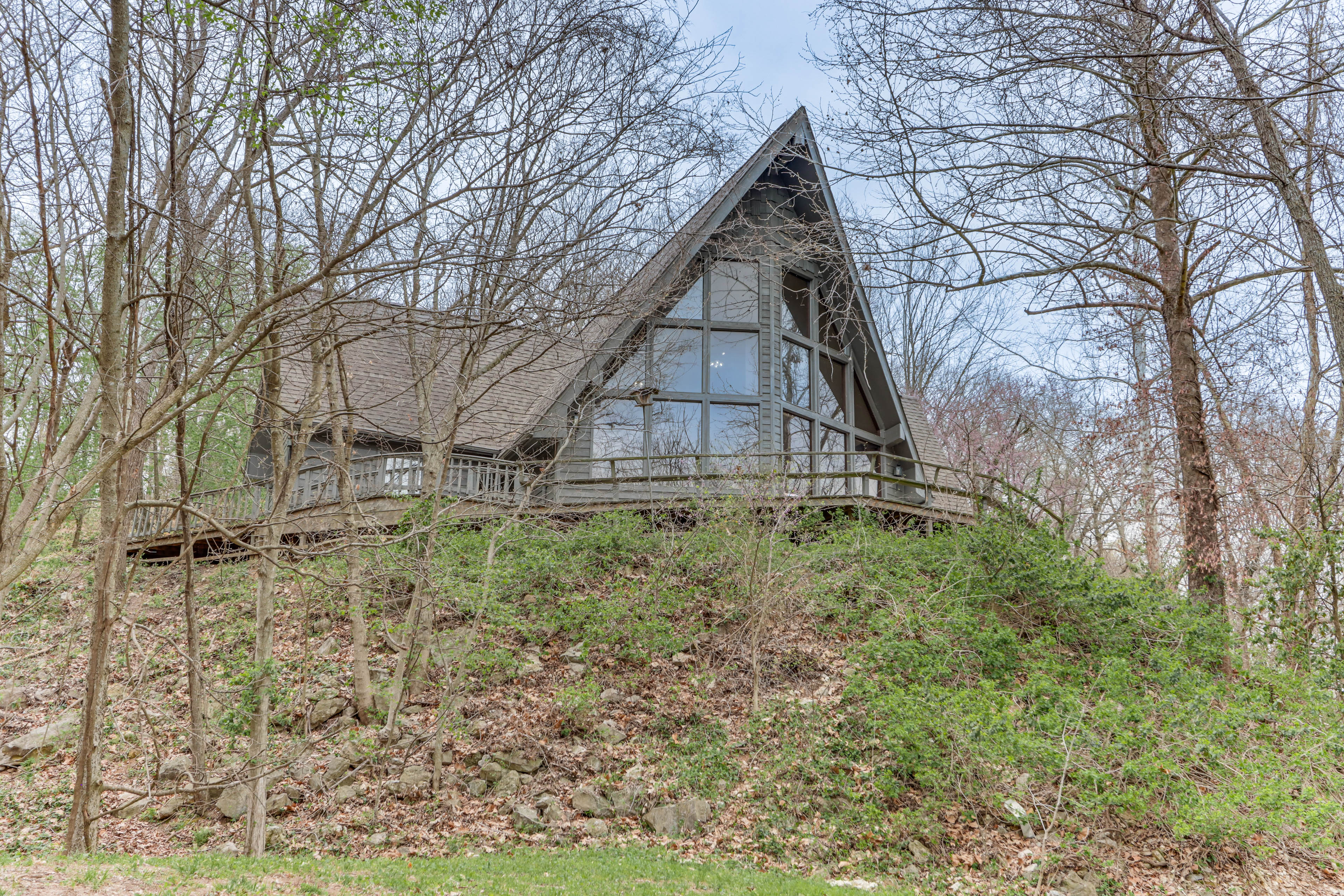 Property Image 2 - Riverfront Baxter Springs Home w/ Deck & Grill!