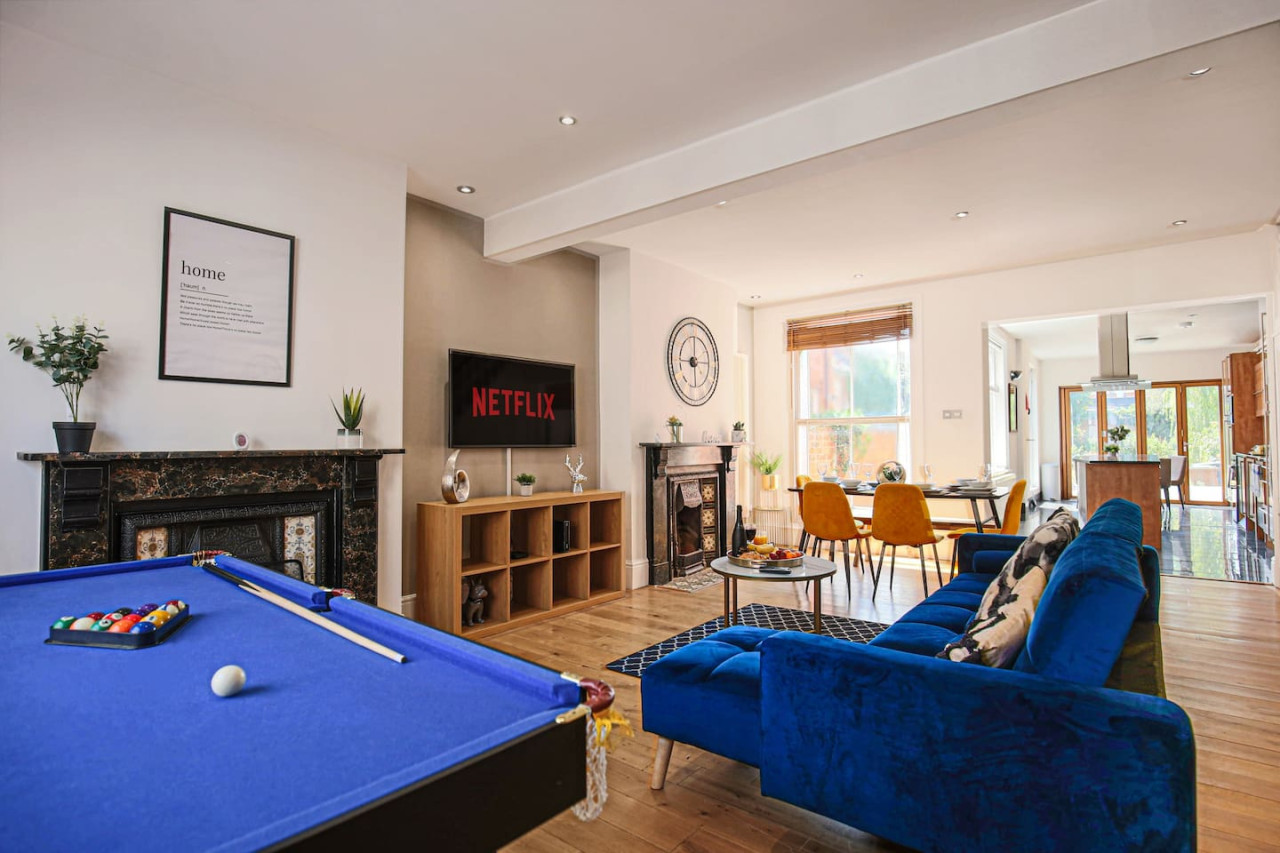 Property Image 1 - Central House w/ Pool Table Smart TV & Parking