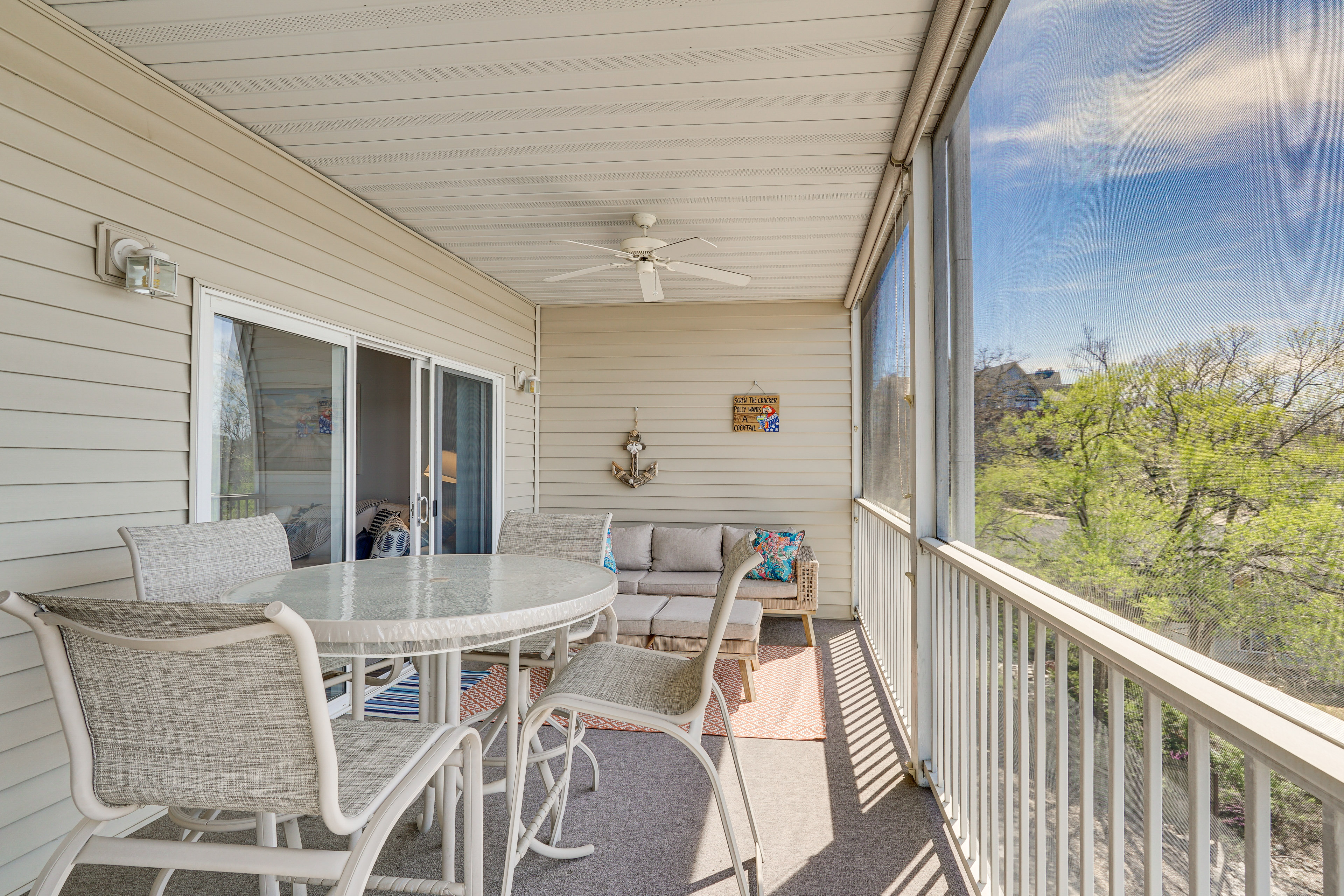 Property Image 2 - Osage Beach Lakefront Condo w/ Screened Balcony!