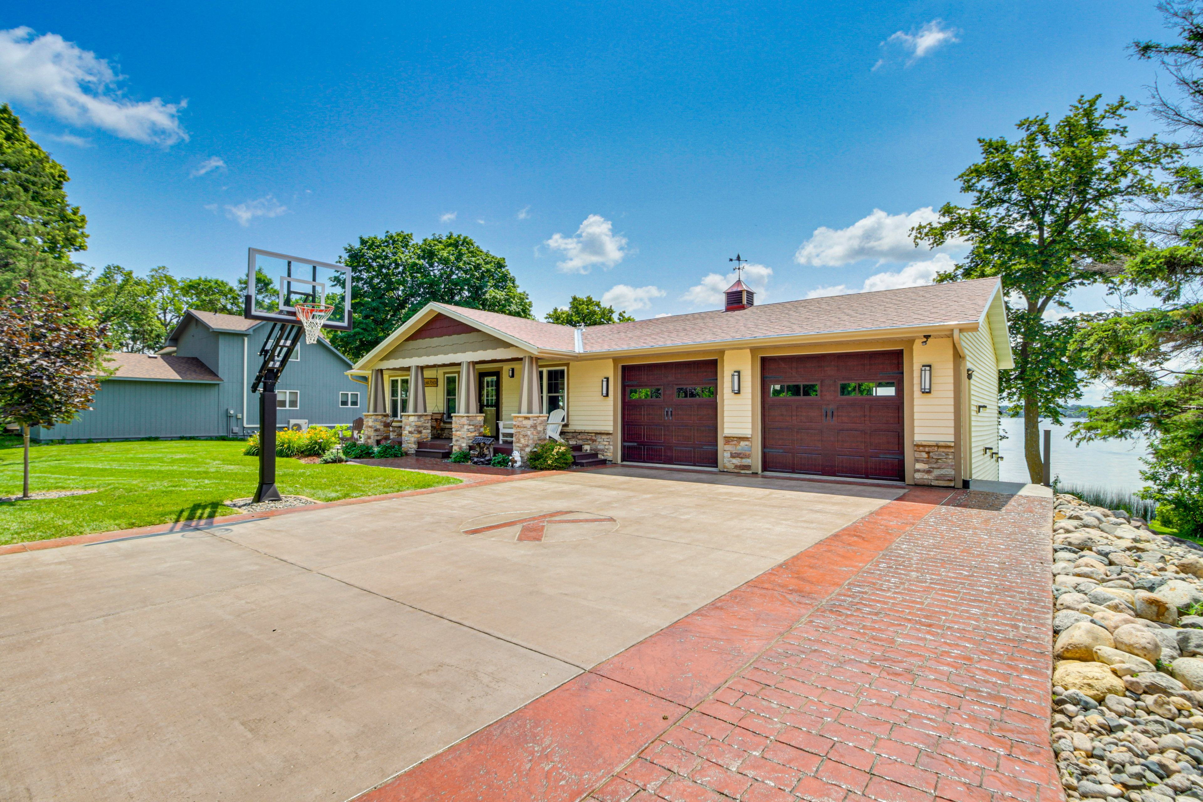 Property Image 2 - Villa on Lake Darling: Fire Pit, Kayaks + Dock!