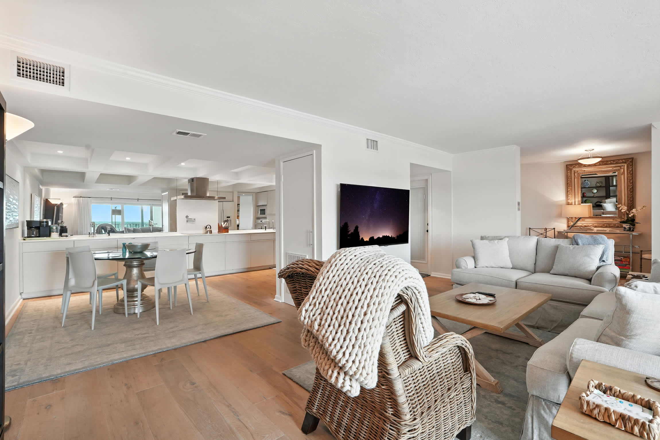 Luxury Gulf-View Escape in Naples Luxury Gulf-View Escape in Naples