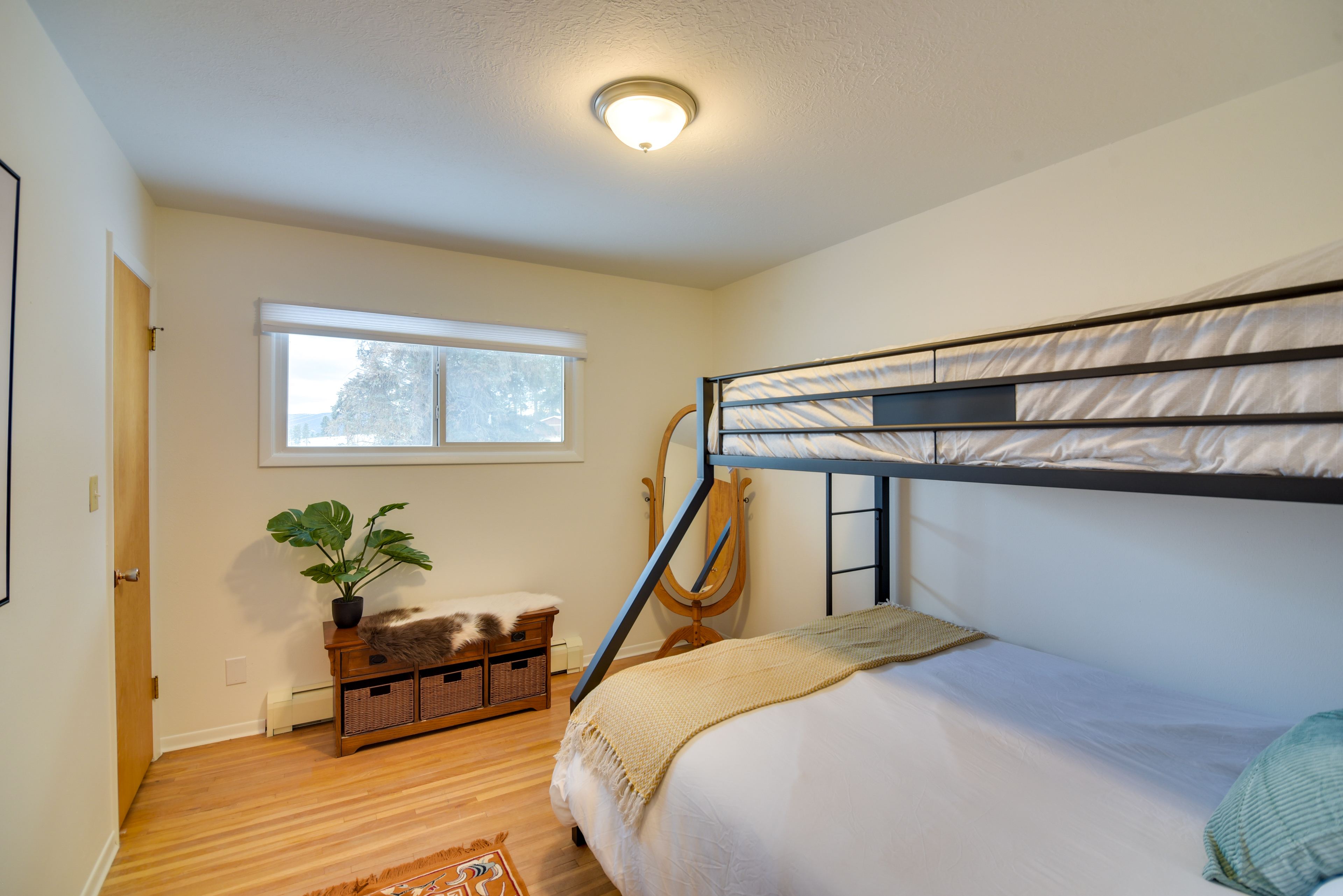 6 Mi to Staunton State Park: Conifer Home w/ Deck