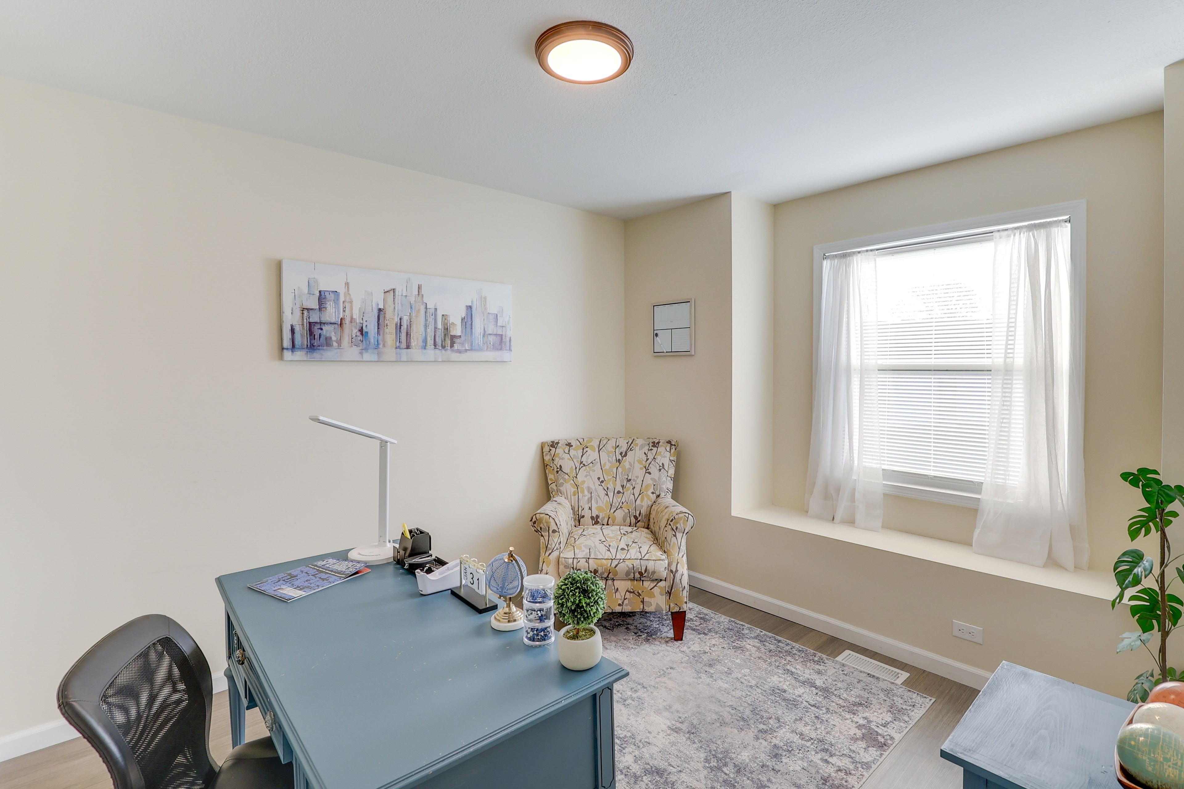 Wichita Townhome w/ Patio: 9 Mi to Downtown!