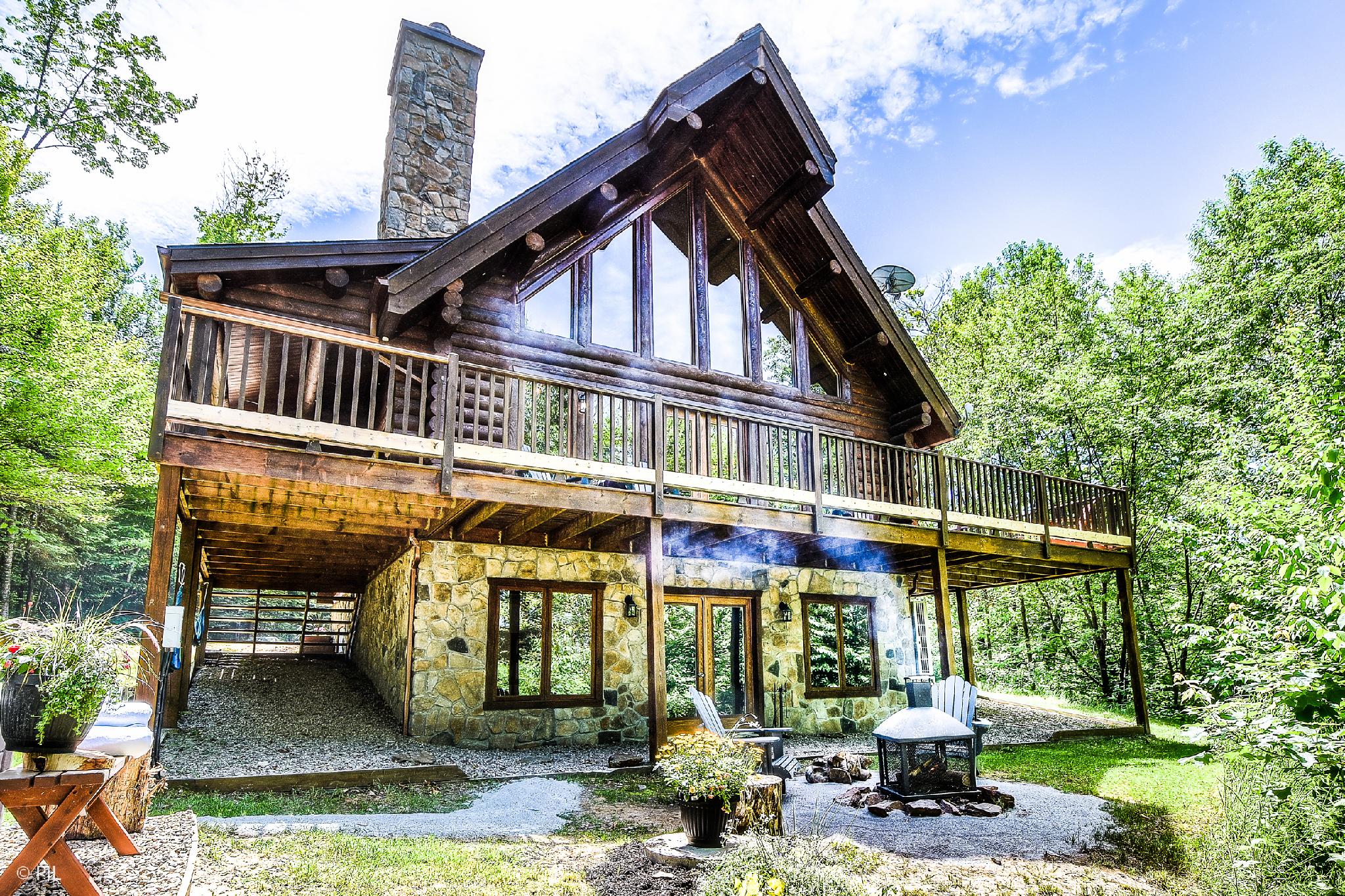 Chalet Boreal 5 Bdrs W/Lake Access,HotTub,Billard - Home Rental In Labelle