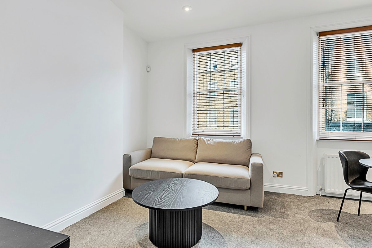 Property Image 1 - A One-Bedroom Apartment Situated In Central London