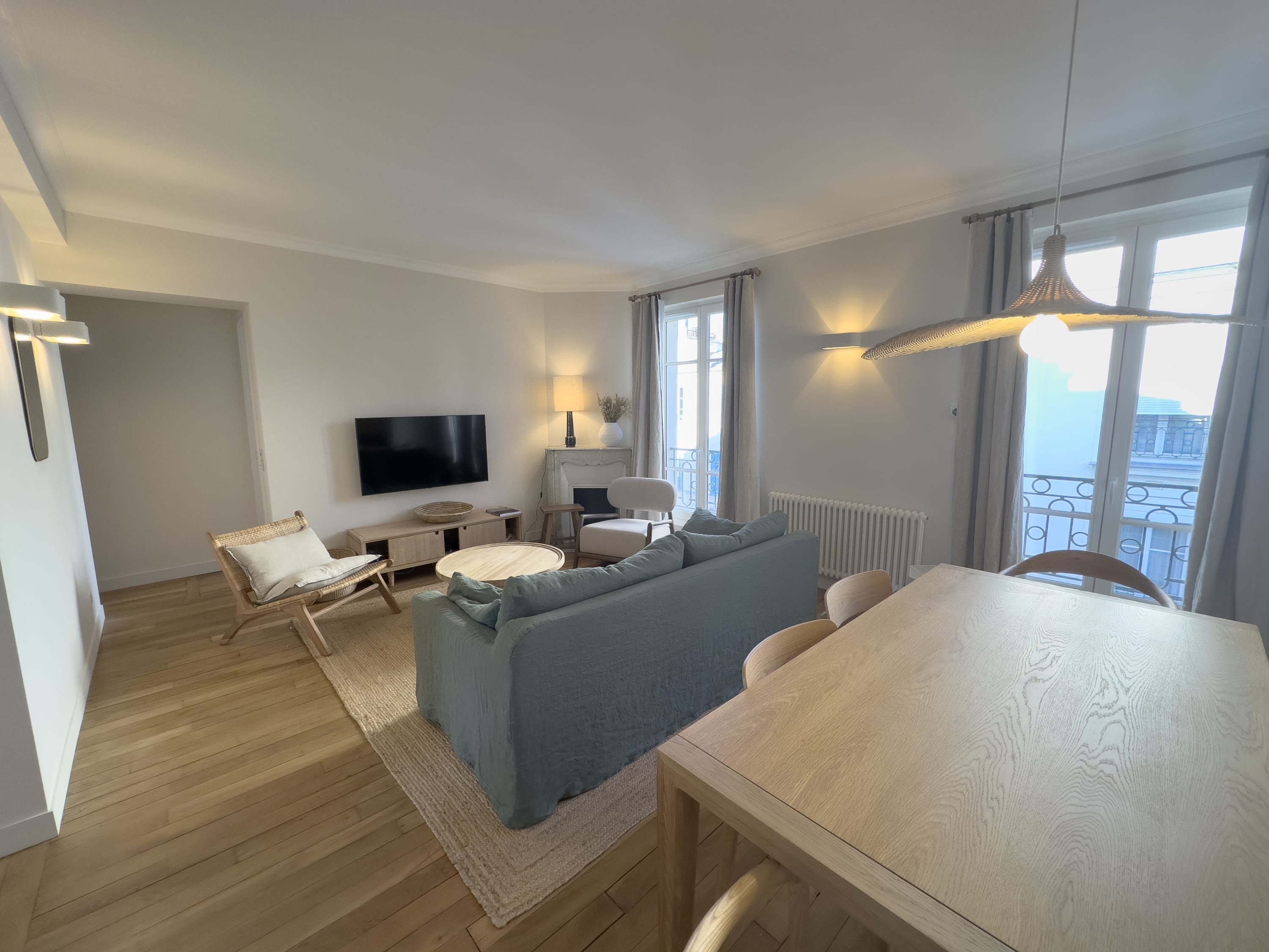Property Image 1 - Rive Gauchte Cosy Nes / Modern 2 Bed Apt in Paris