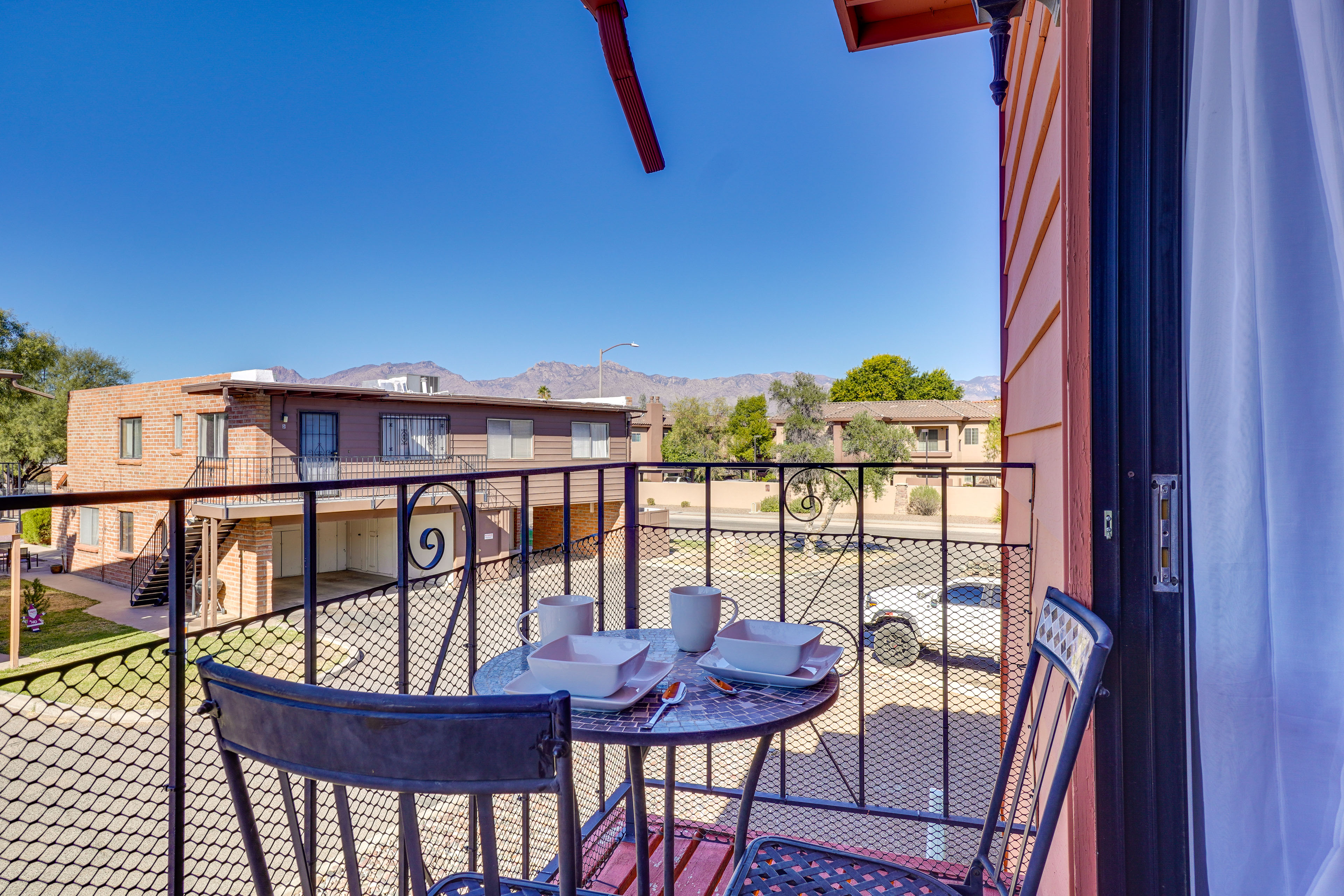 Property Image 2 - Cozy Tucson Condo w/ Mountain-View Balcony!