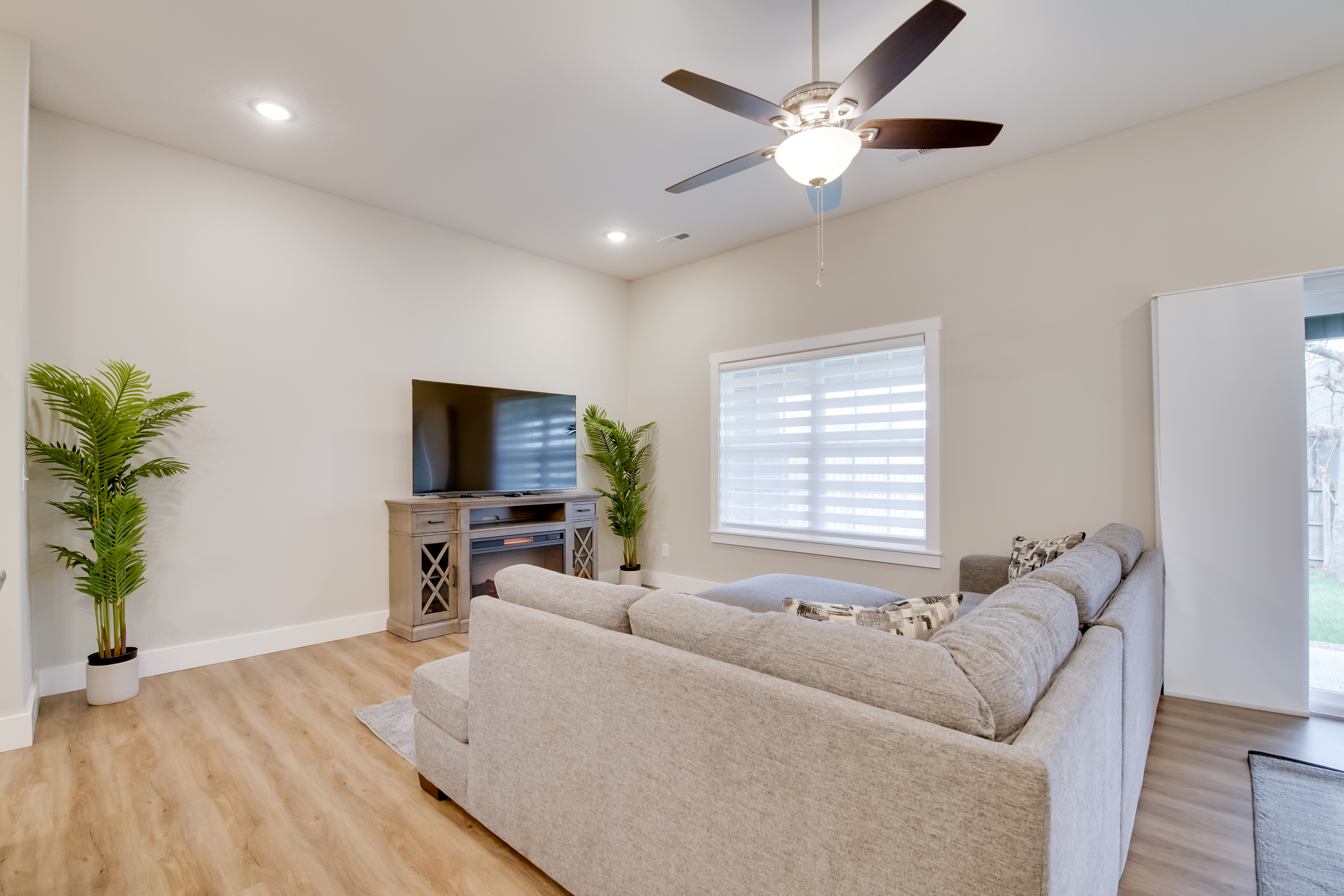 Charming Ozark Abode w/ Yard & Pool Access