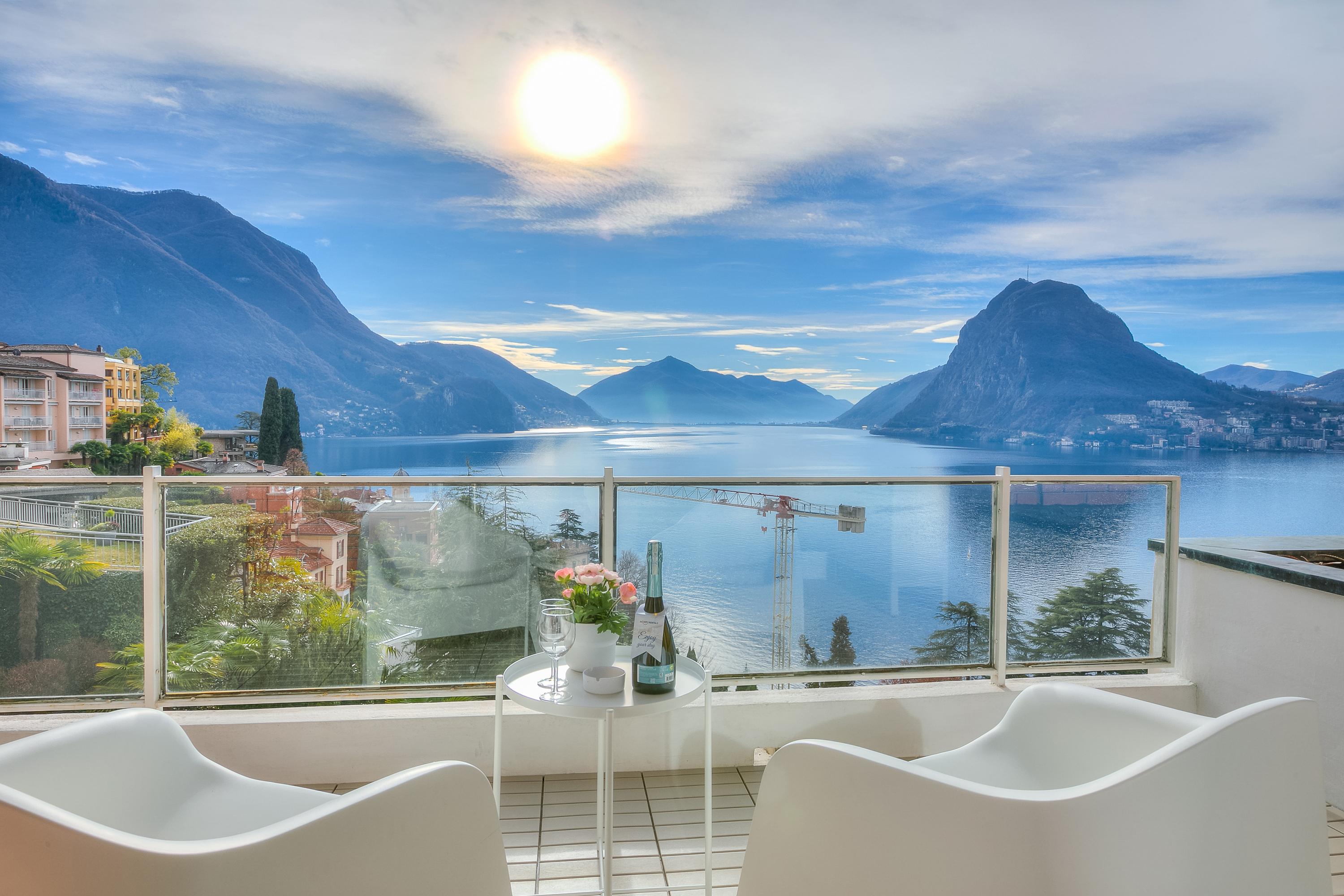 Property Image 1 - Honeymoon with Stunning View