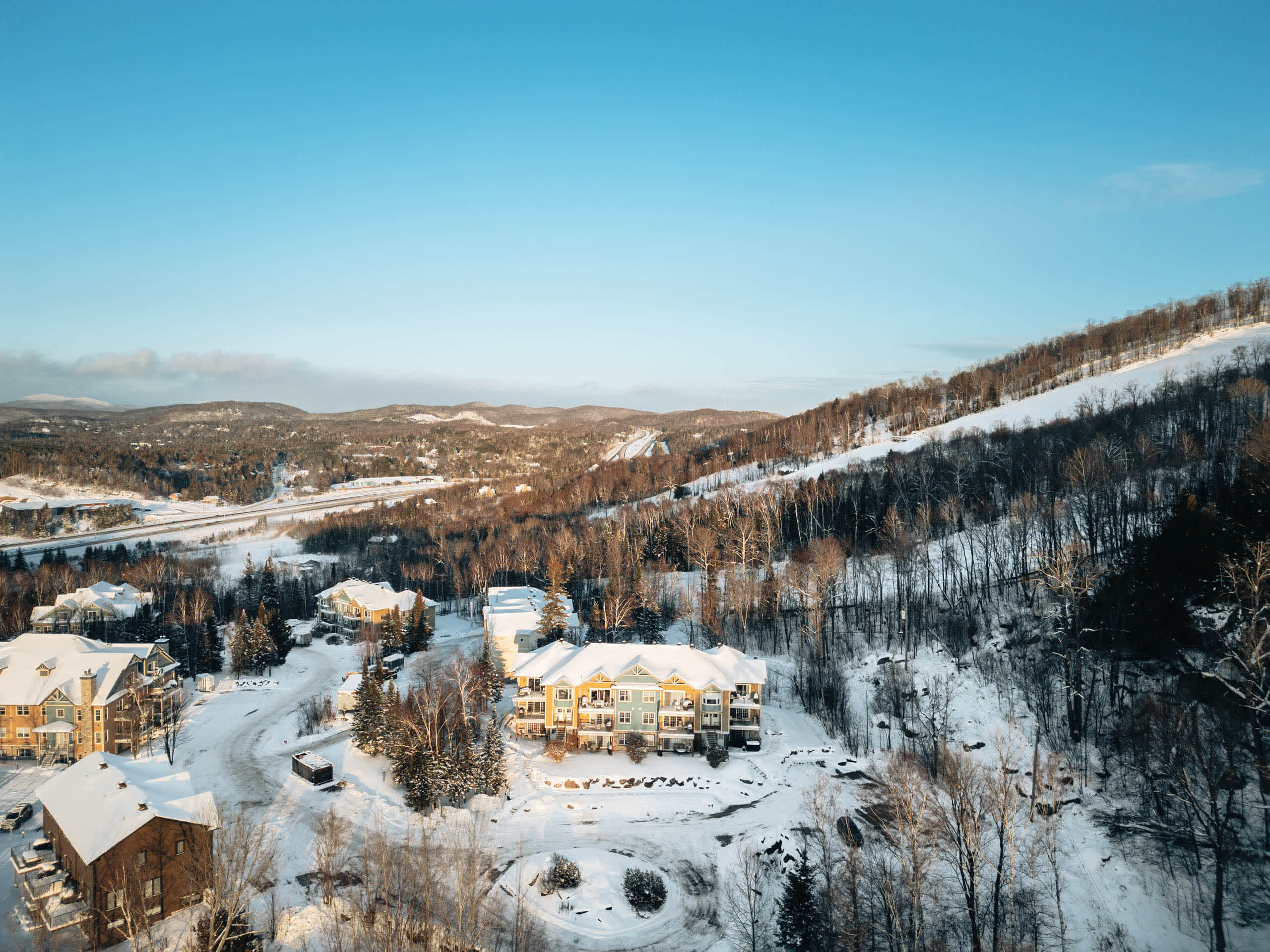 Property Image 1 - *Condo Ski -In/Out & Beach Mont-Blanc - Tremblant