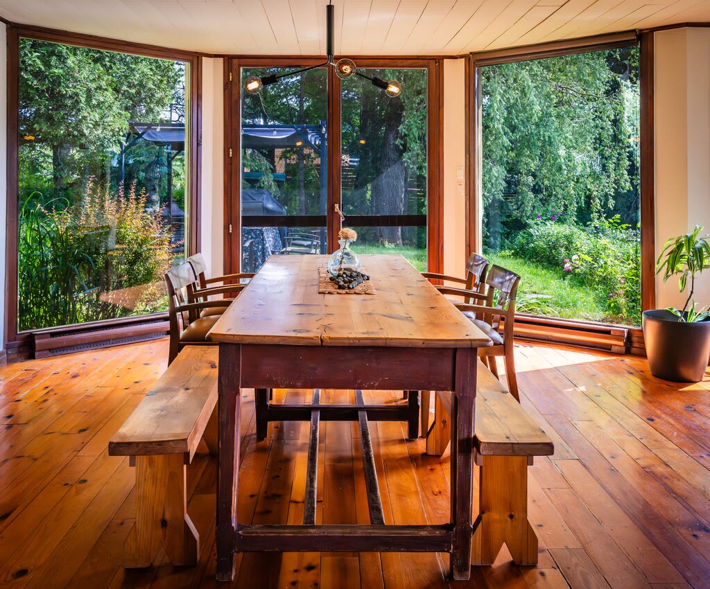 Dining table that can sit 10 people, with views that steal the show