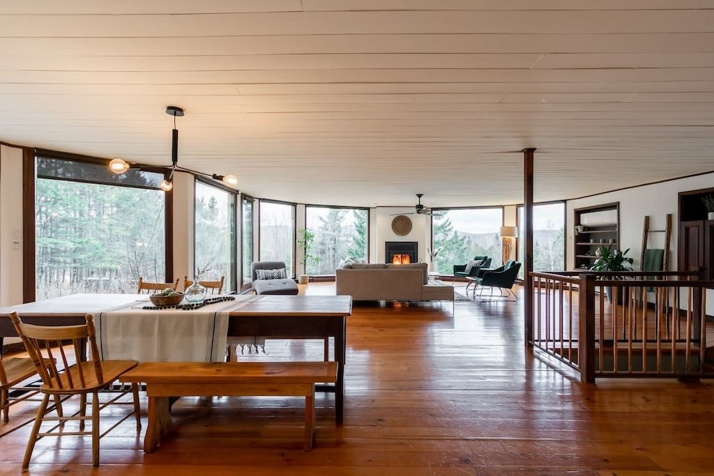 Light-filled spaces that bring the outdoors in