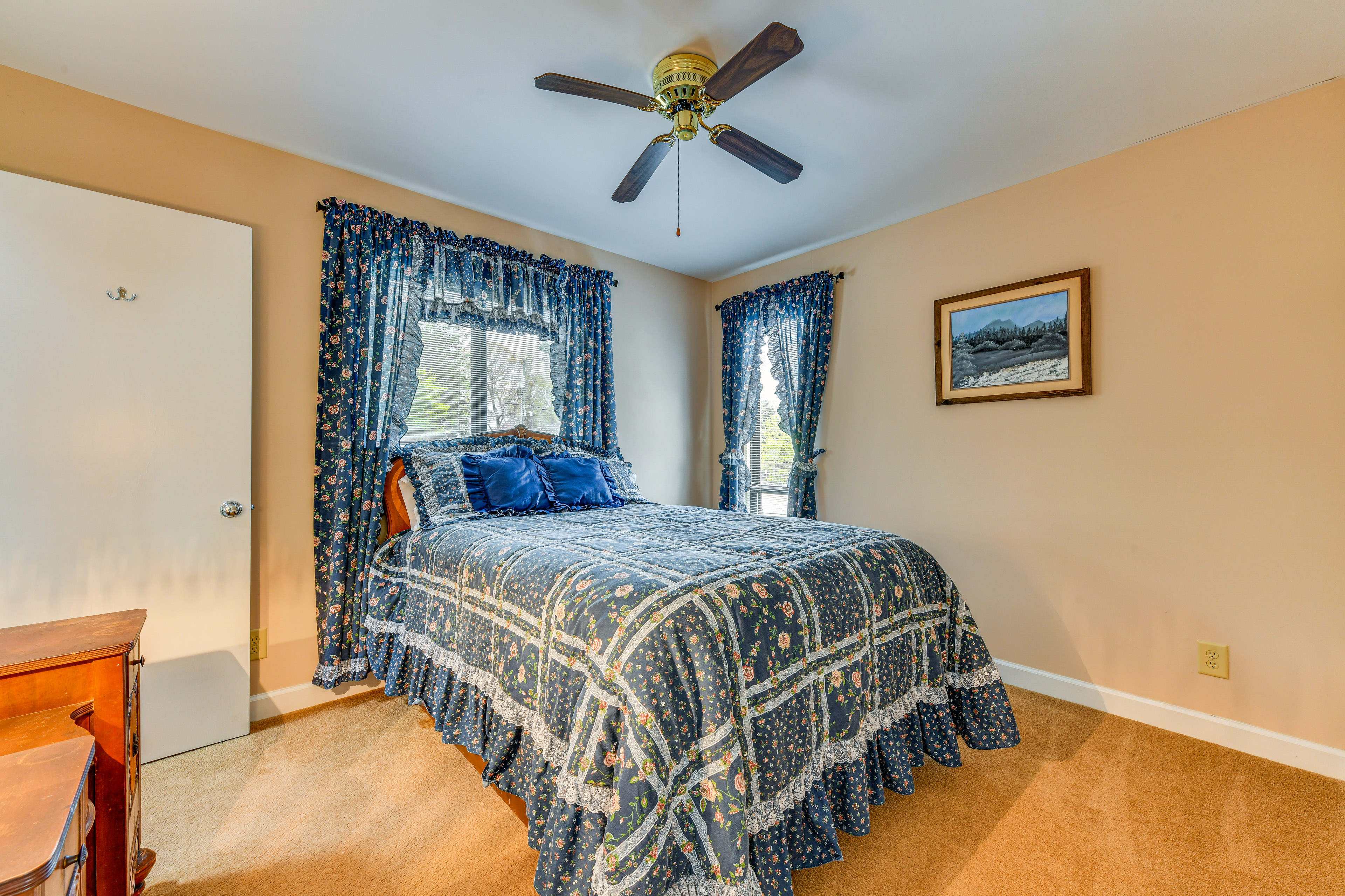 Lakefront Troutman Home w/ Private Dock & Slip!